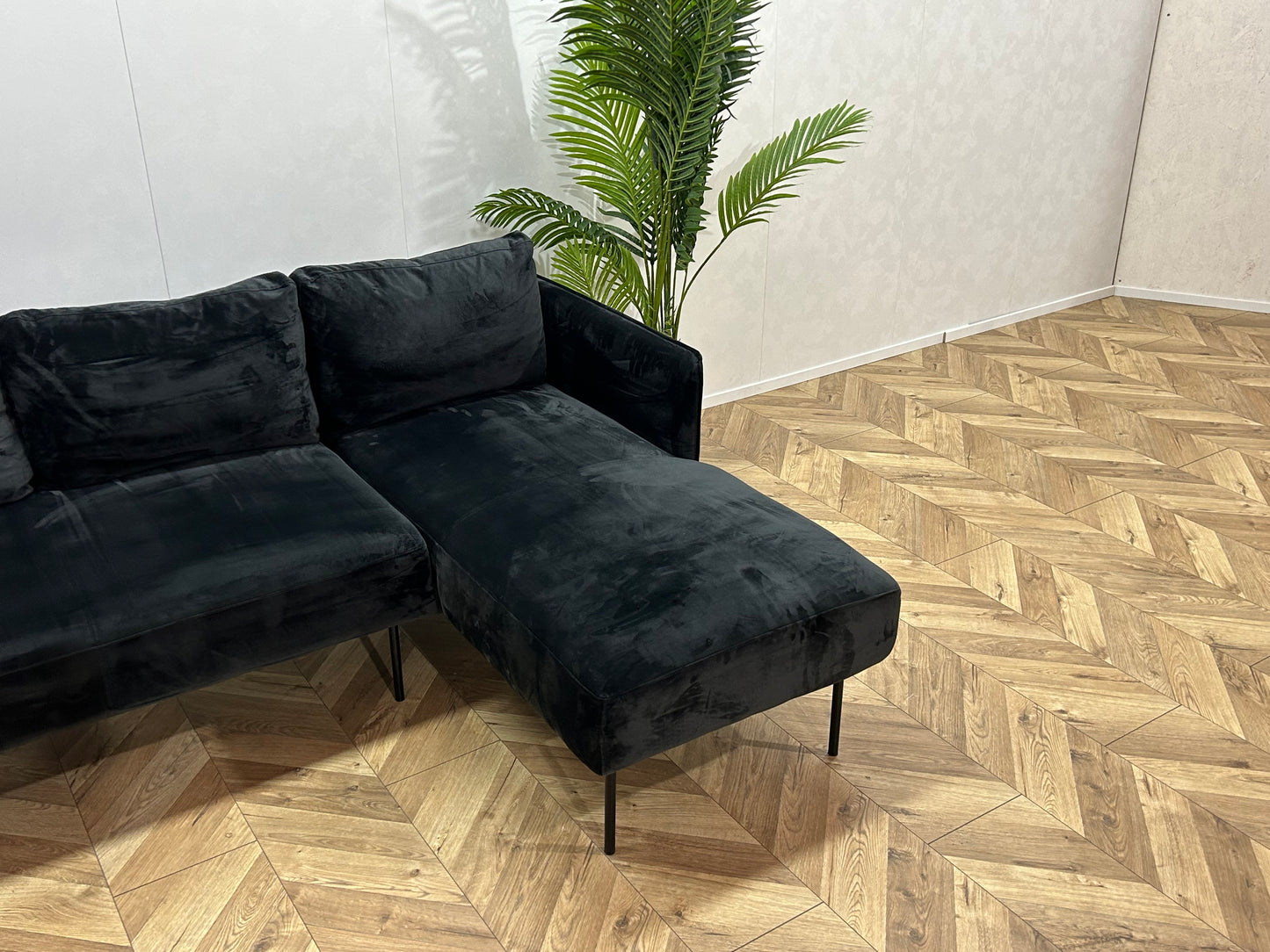 Zwarte Velvet Hoekbank ~ Losse Kussens Met Afneembare Hoezen