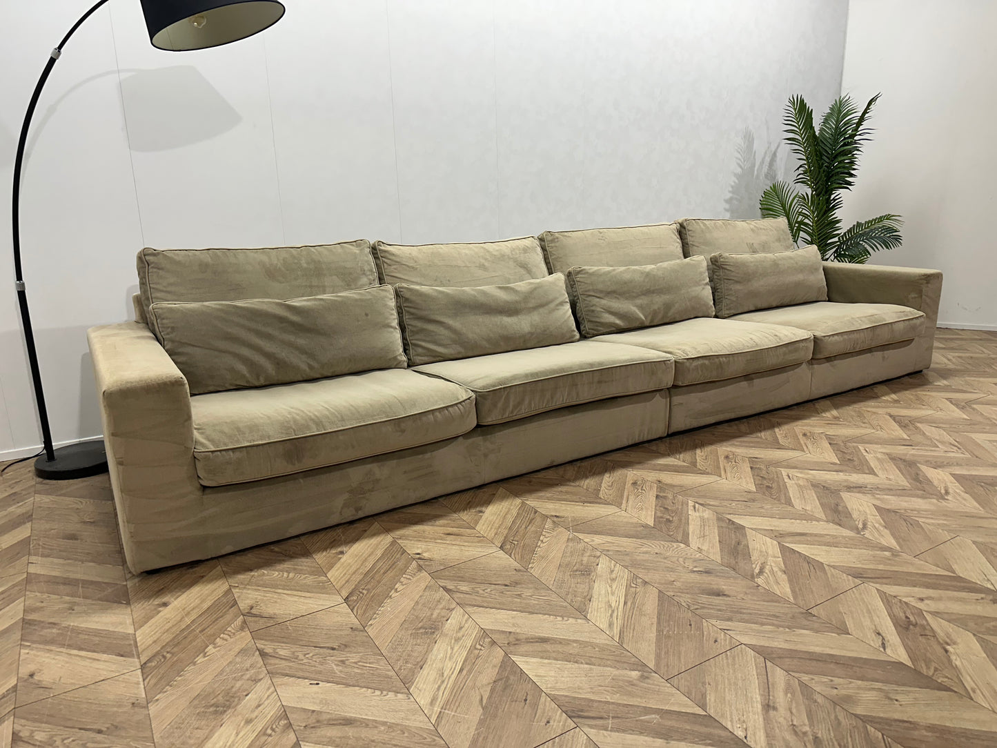 Beige Velvet 4-Zits Bank Inc Hocker ~ Losse Kussens Met Afneembare Hoezen