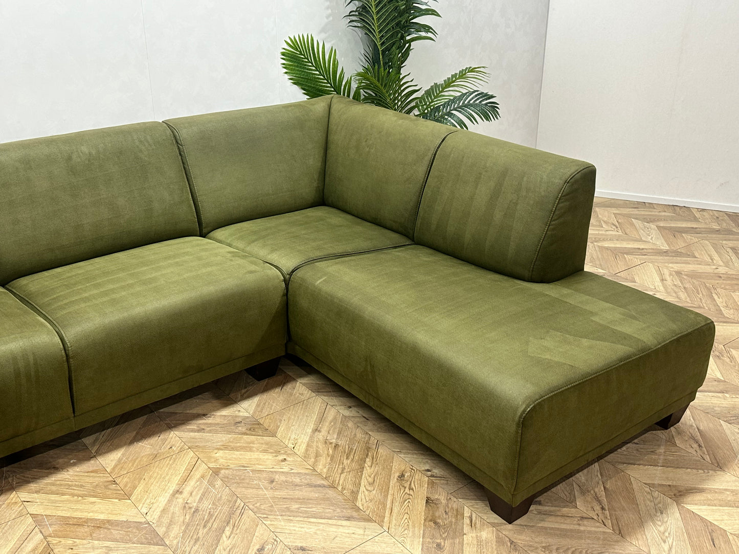 Groene Suède Lederen Hoekbank ~ Nieuwstaat
