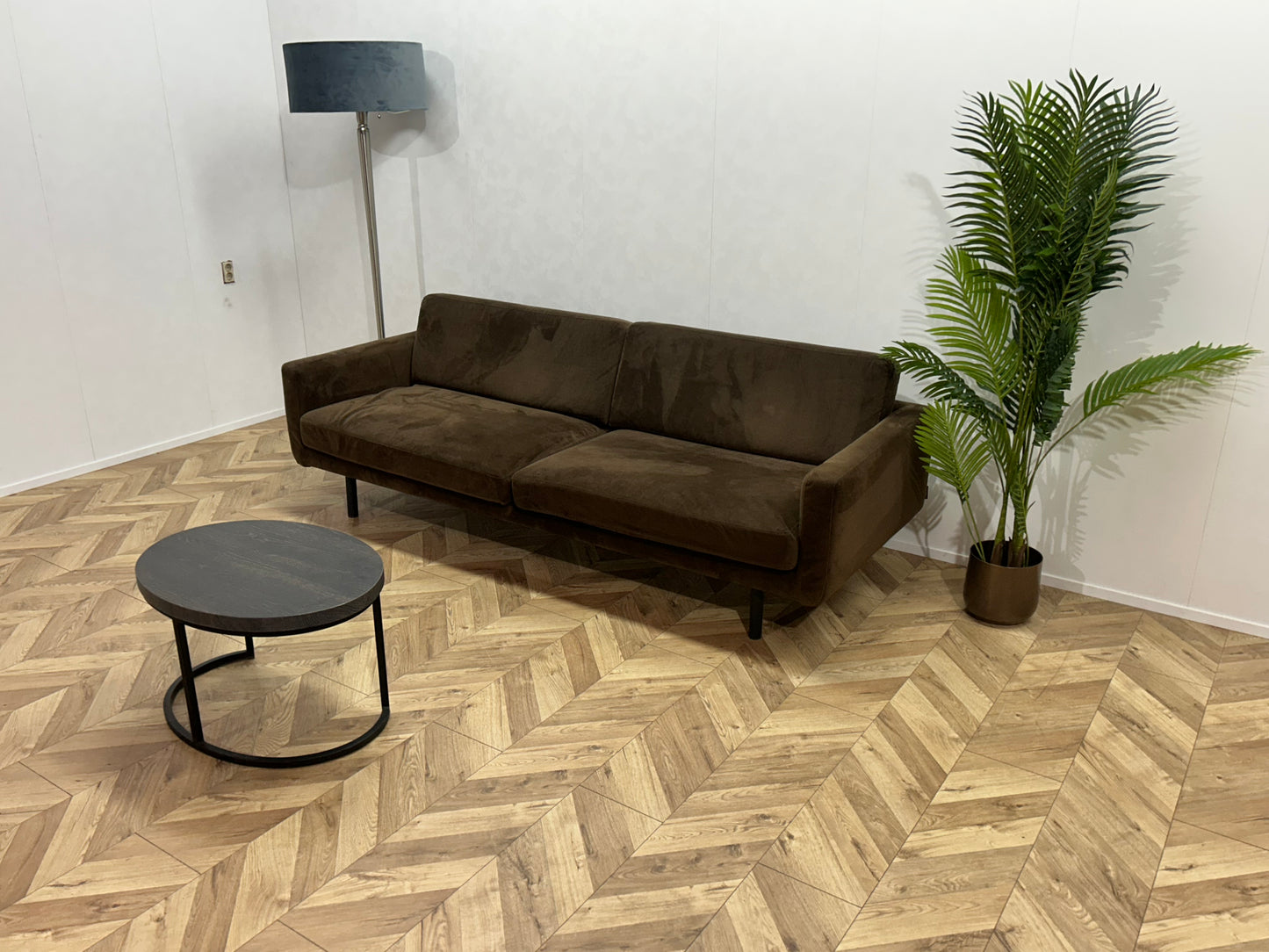 Lifestyle Bruine Velvet 2 zits Bank ~ Losse Kussens Met Afmeembare Hoezen