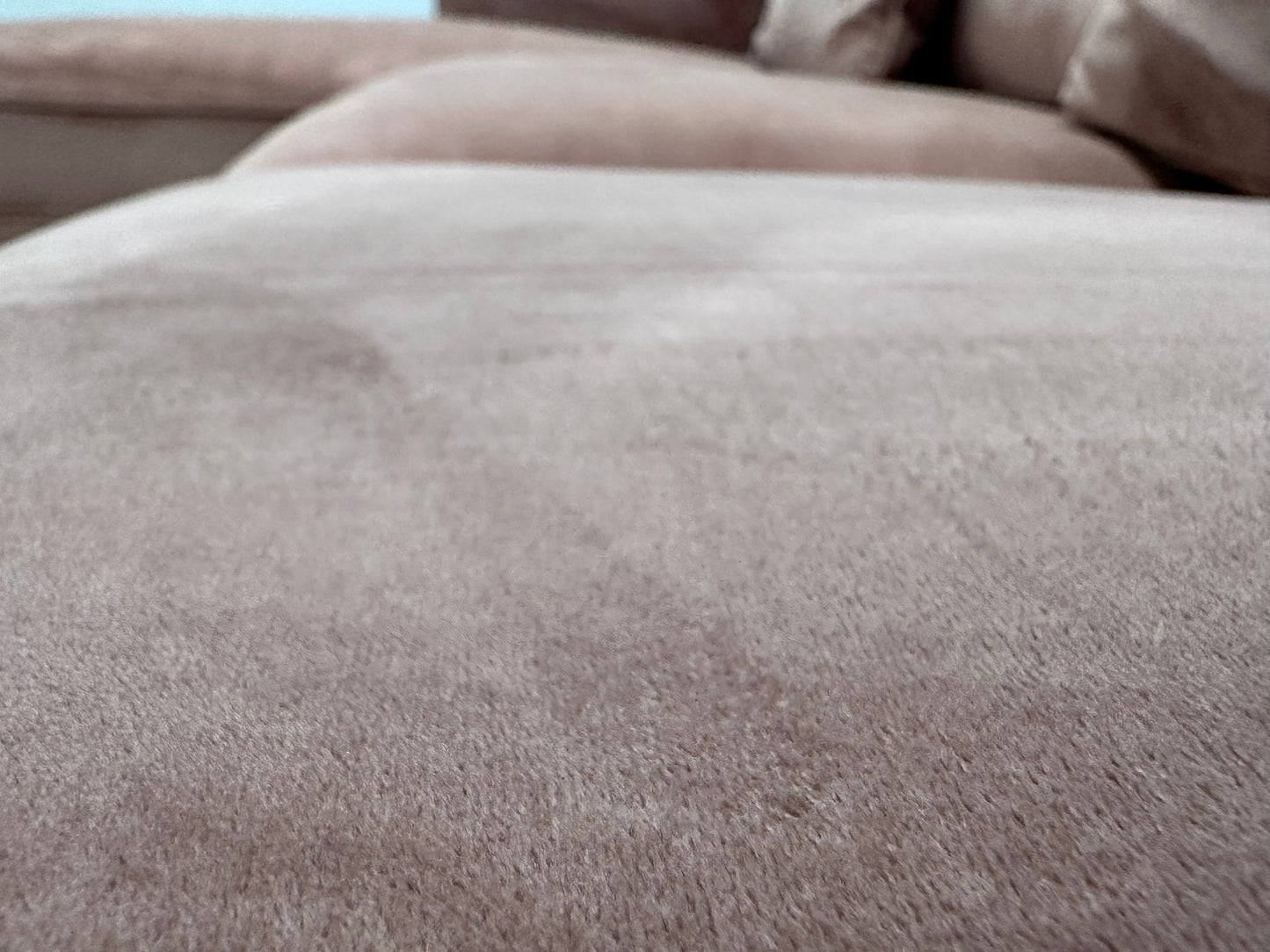 Roze Velvet Hoekbank ~ Losse Rugkussens Met Afneembare Hoezen
