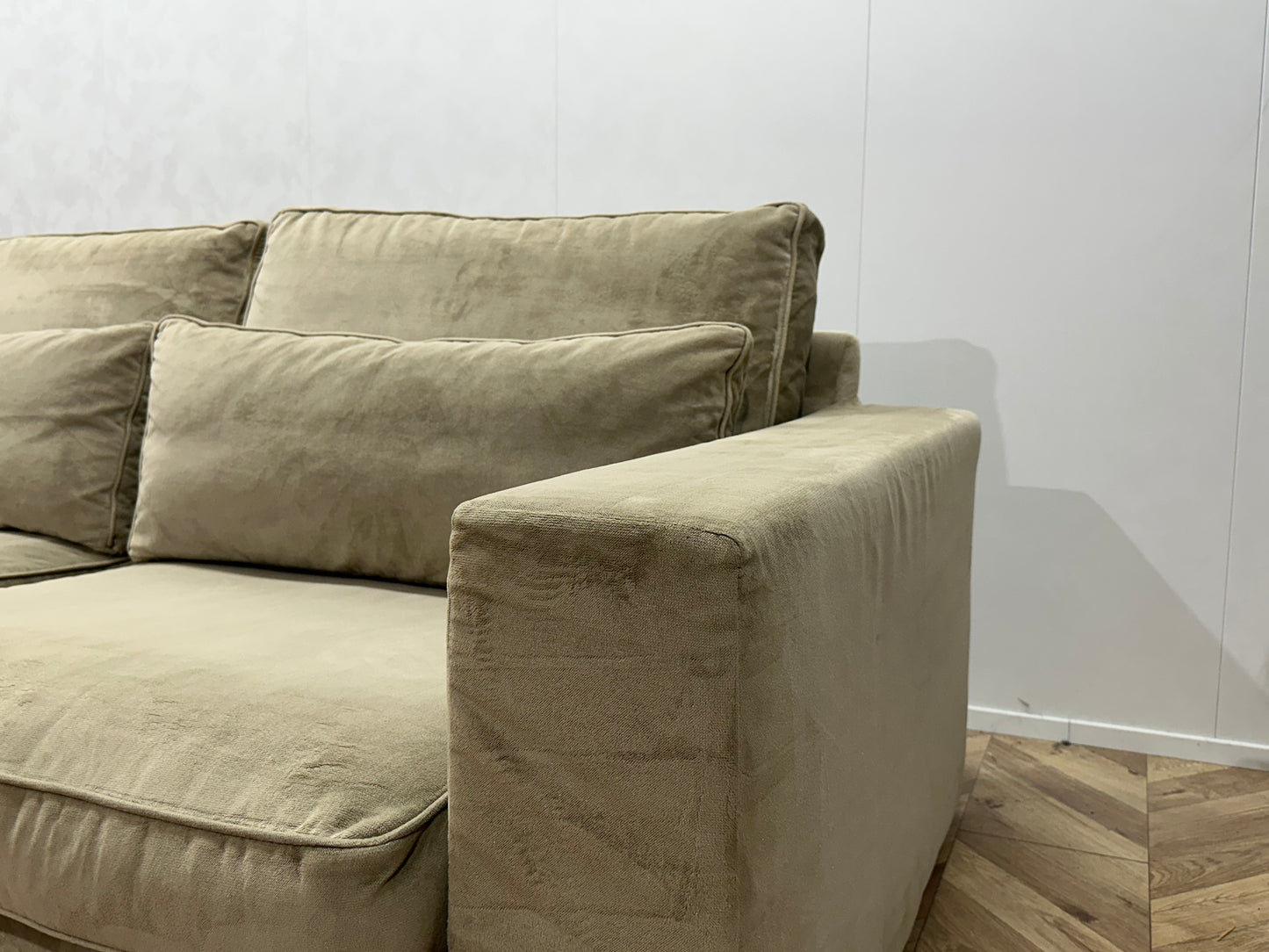 Beige Velvet 4-Zits Bank Inc Hocker ~ Losse Kussens Met Afneembare Hoezen