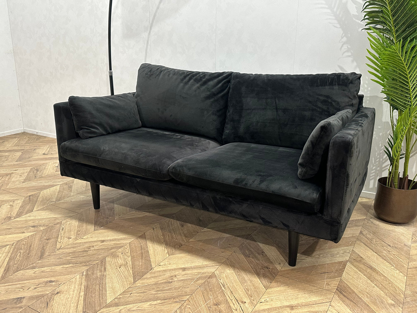 Zwart Velvet 2-Zits Bank ~ Losse Kussens Met Afneembare Hoezen