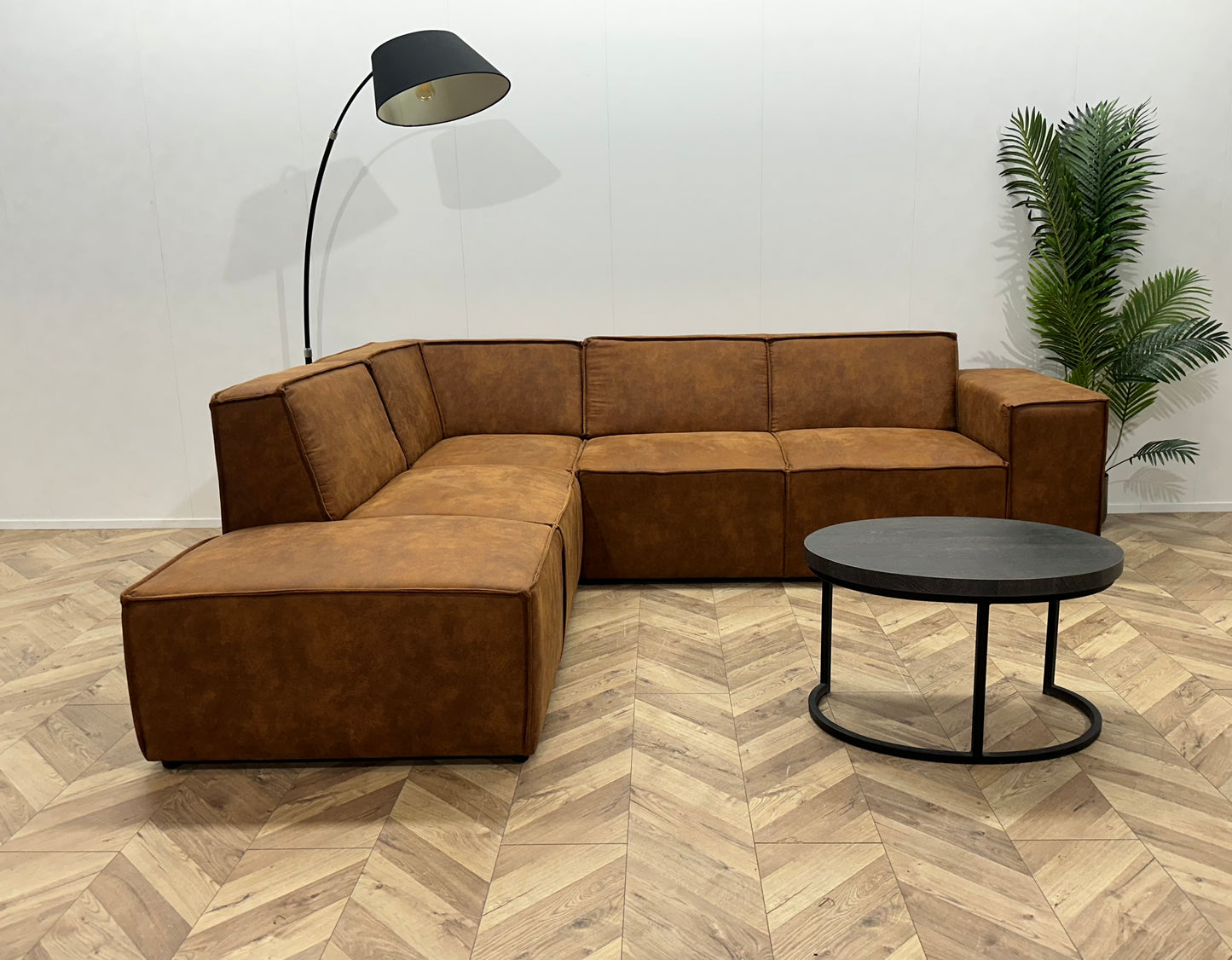 !Showroom Model! Cognac Bruine Suède Lederen Hoekbank ~ Vaste Kussens