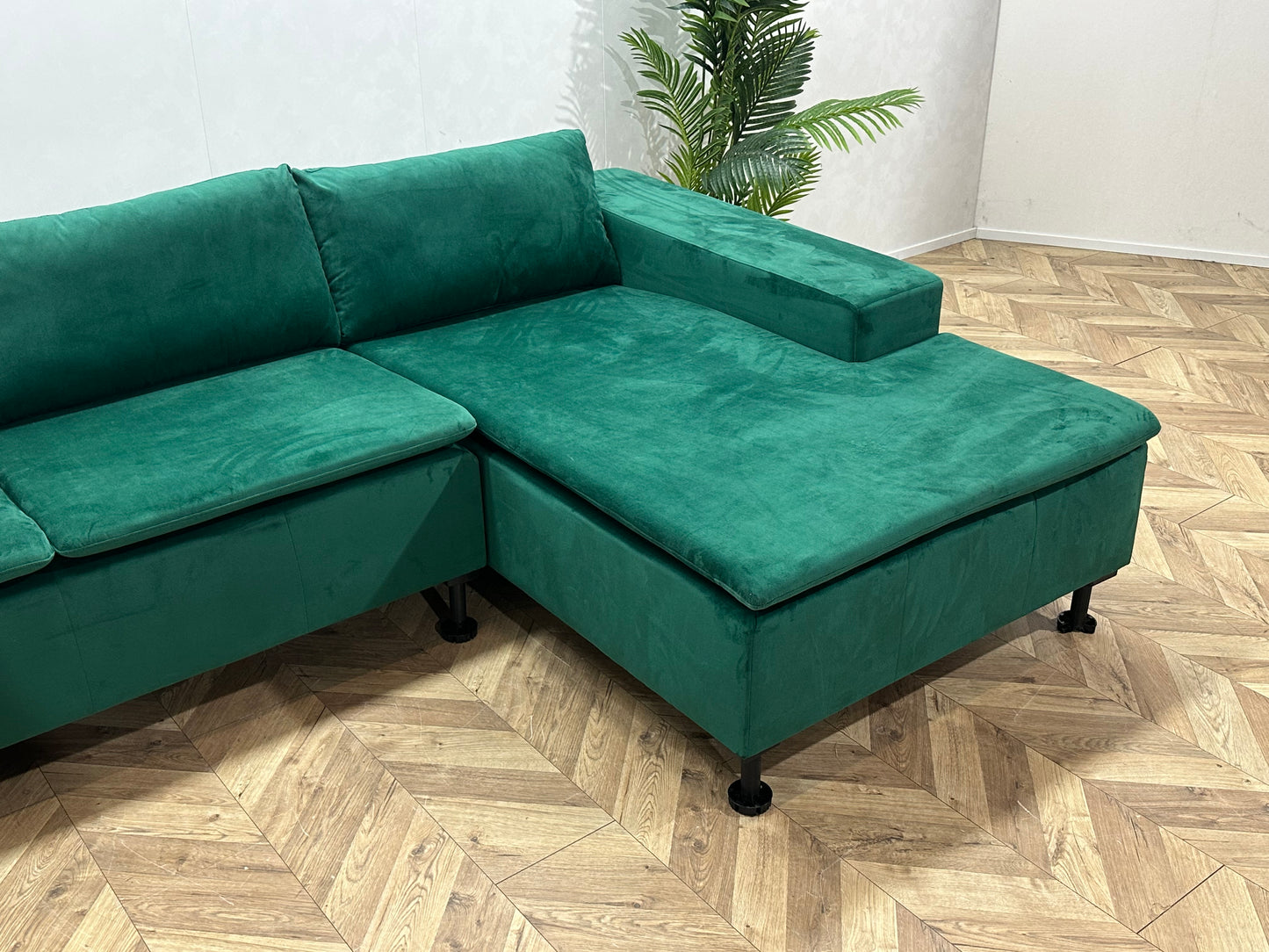 Groene Velvet Hoekbank ~ Losse Kussens Met Afneembare Hoezen