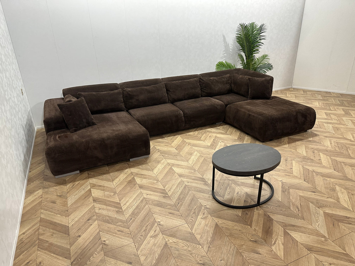 Bruine Ribstof U Bank ~ Losse Rugkussens Met Afneembare Hoezen