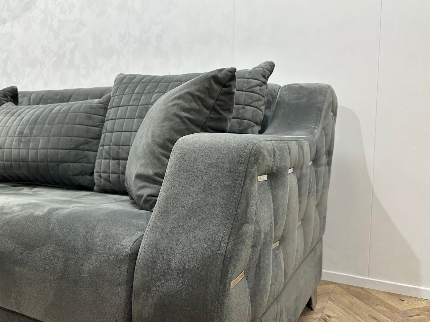 Grijze Velvet Banken Set ~ Losse Rugkussens Met Afneembare Hoezen