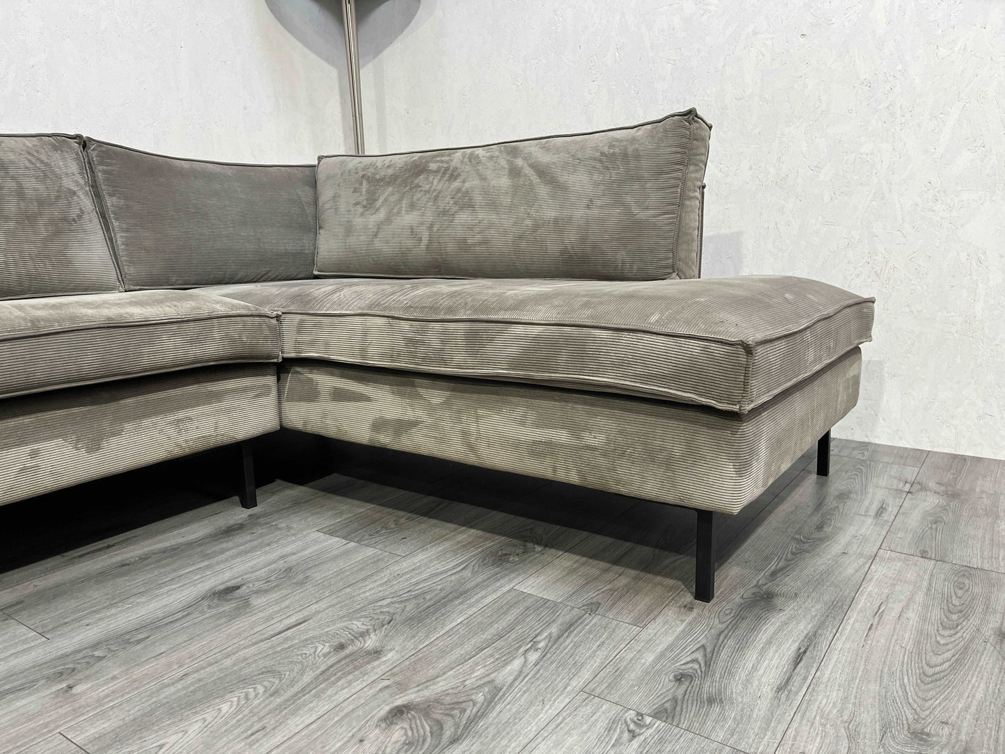 Licht Grijze Wood Ribstof Hoekbank ~ Nieuwstaat - Banken Bazaar