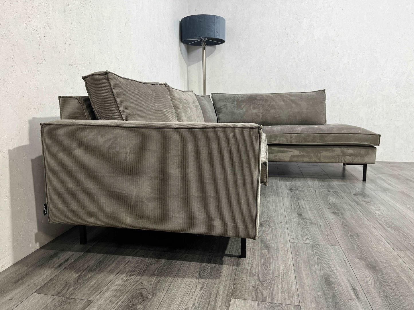 Licht Grijze Wood Ribstof Hoekbank ~ Nieuwstaat - Banken Bazaar