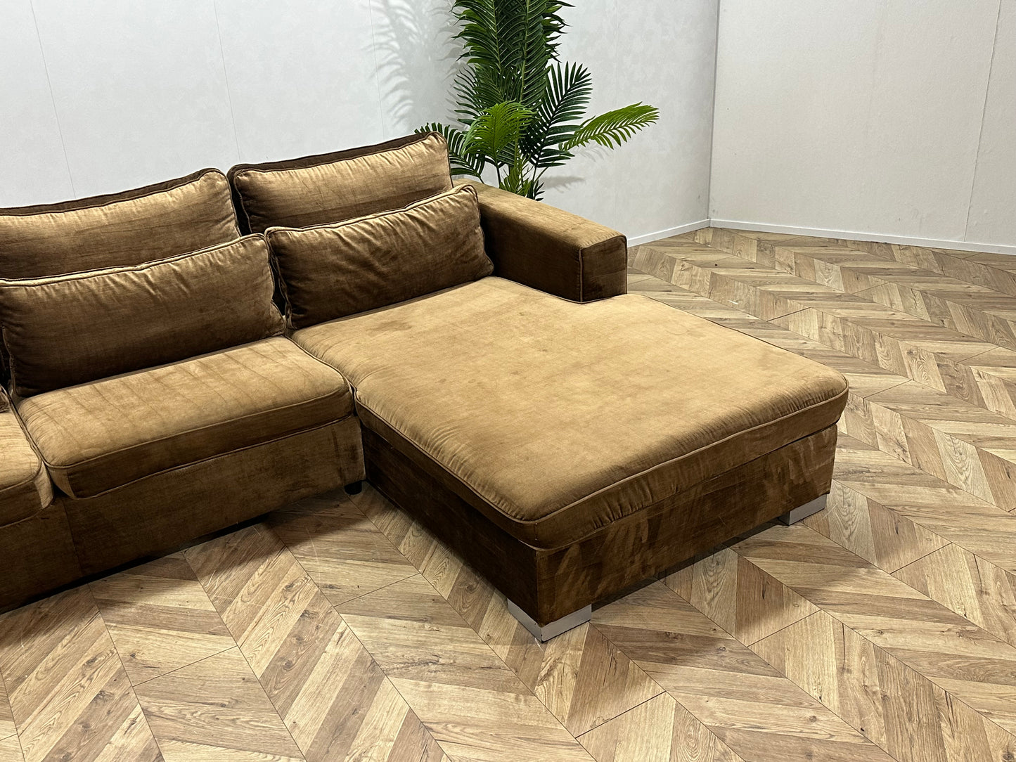 Bruine/Gouden Velvet U Bank ~ Losse Kussens Met Afneembare Hoezen