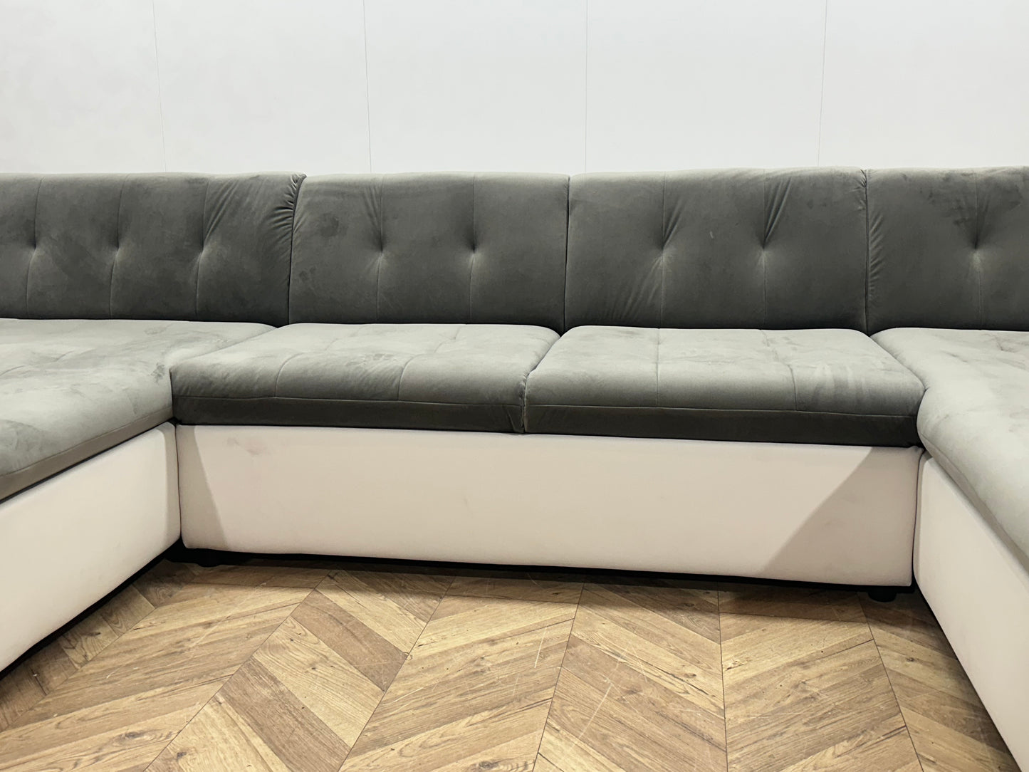 !Showroommodel! Grijze/Witte Velvet/Lederen U Bank