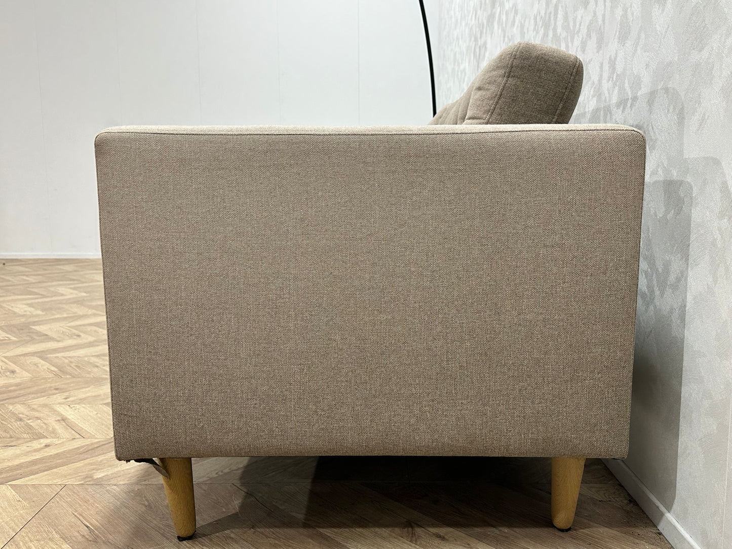 Beige 2.5-Zits Bank ~ Losse Kussens Met Afneembare Hoezen