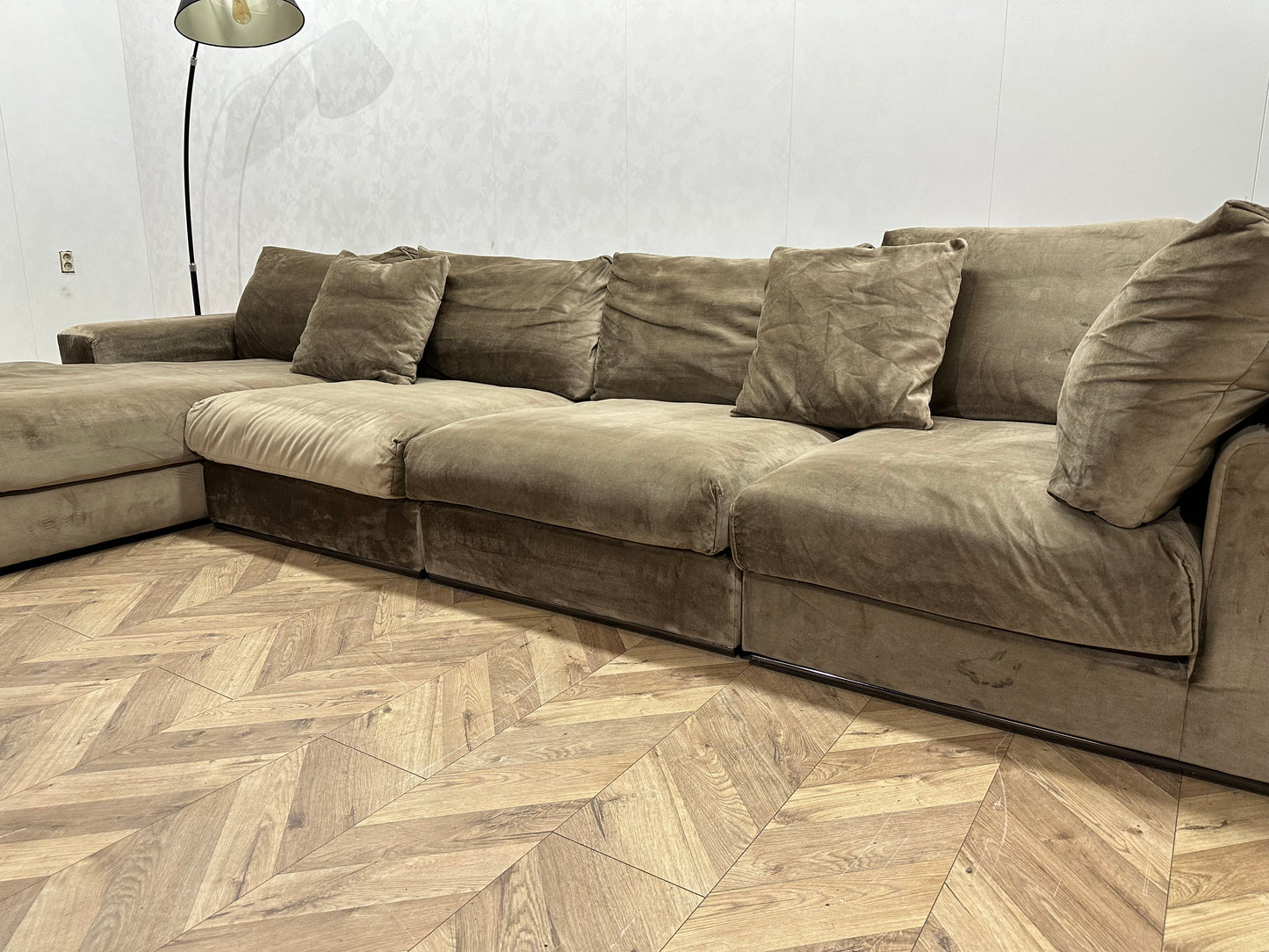 Bruine/Goude Velvet Hoekbank ~ Losse Kussens Met Afneembare Hoezen