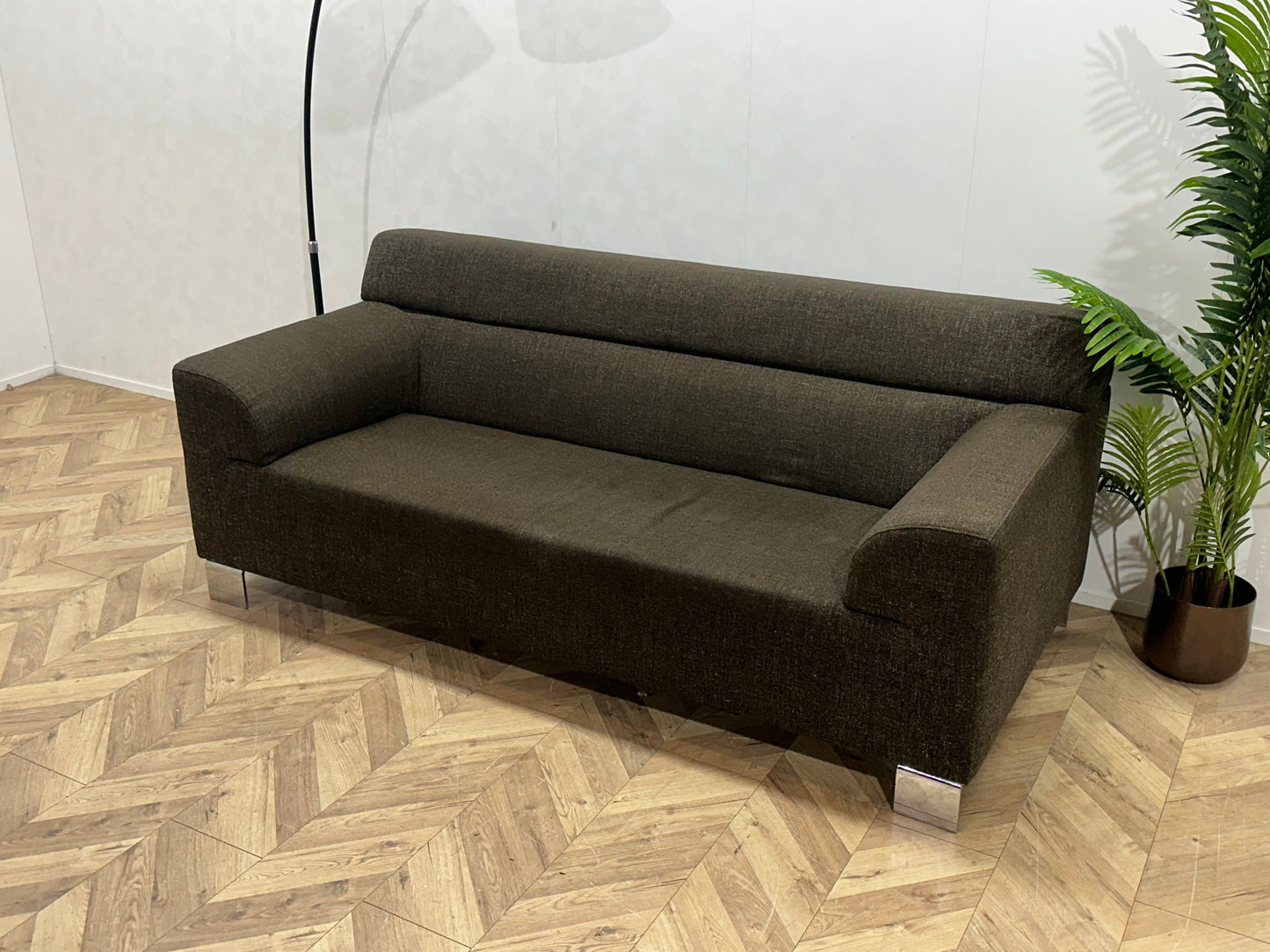 Bruine 2.5-Zits Bank Inc Hocker ~ Vaste Kussens