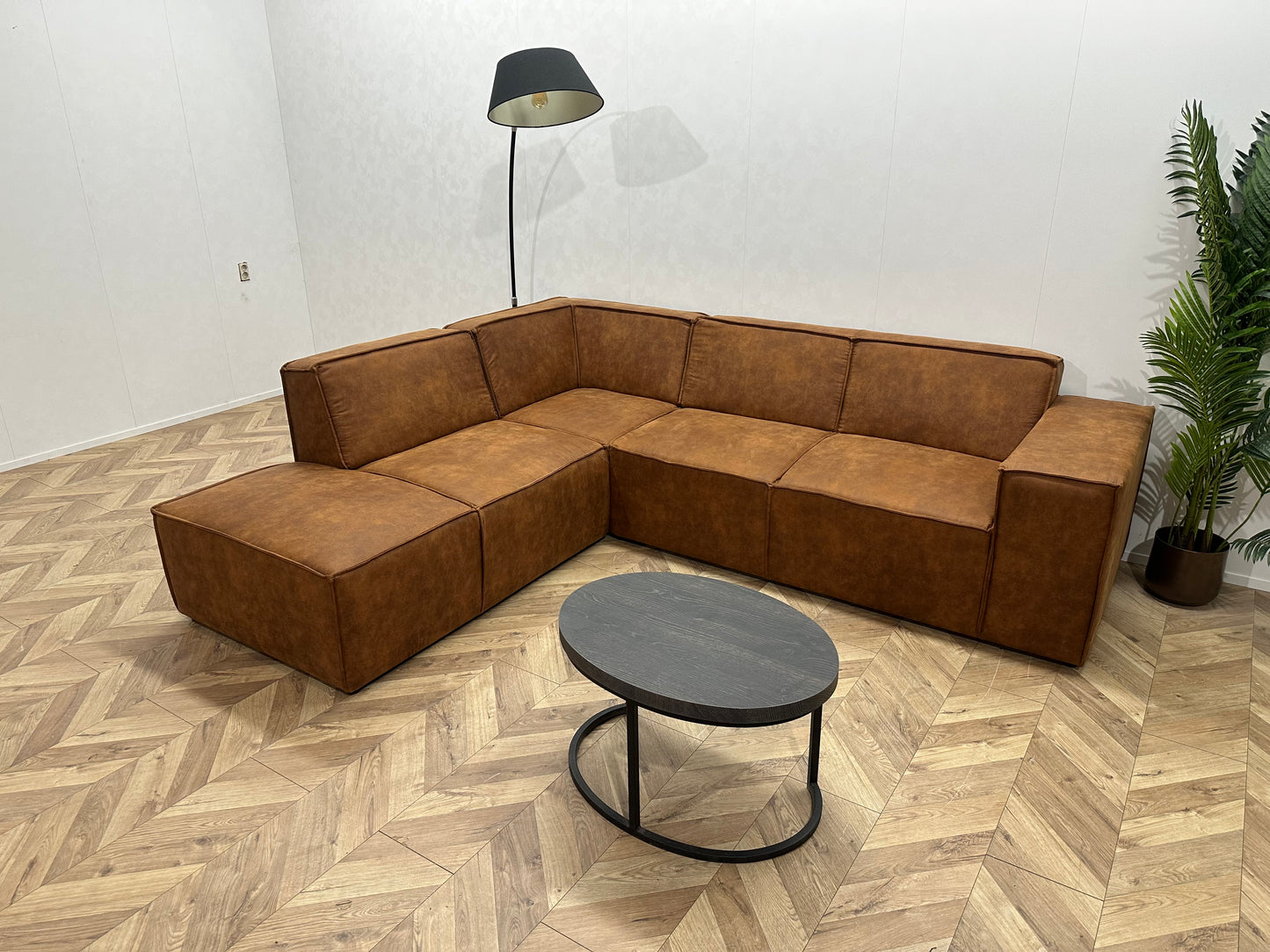 !Showroom Model! Cognac Bruine Suède Lederen Hoekbank ~ Vaste Kussens