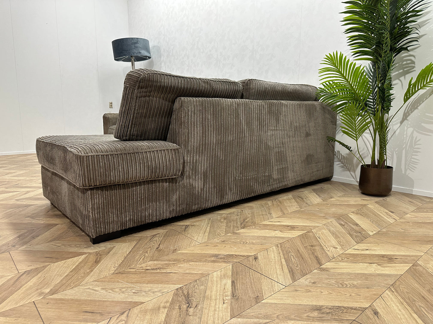 Taupe Ribstof Hoekbank ~ Losse Kussens Met Afneembare Hoezen