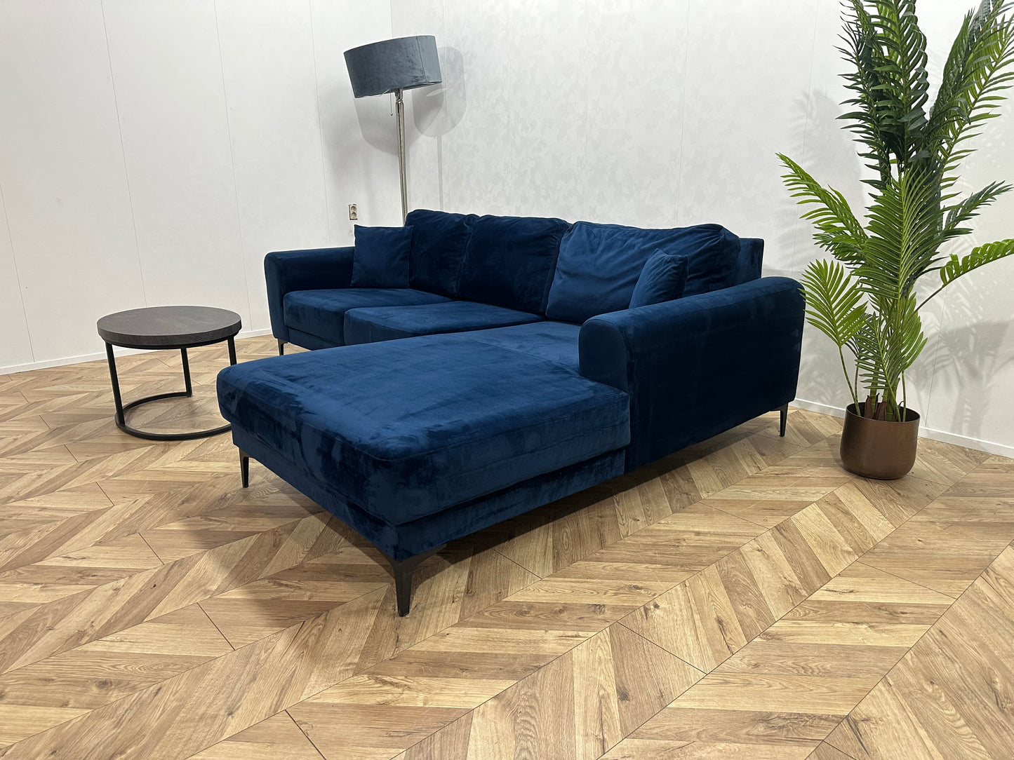Donker Blauwe Velvet Hoekbank ~ Losse Kussens Met Afneembare Kussens