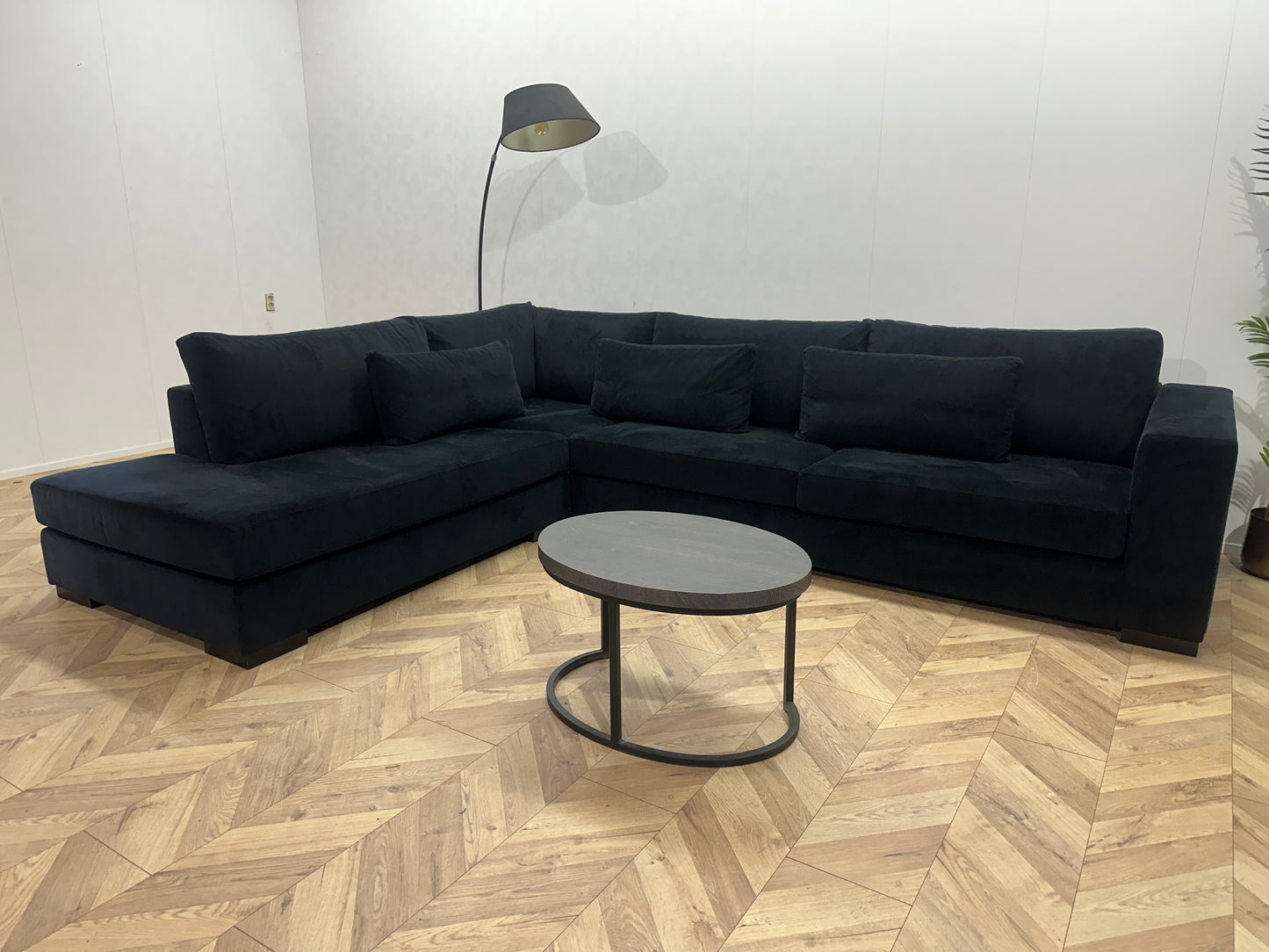 Zwart Velvet Hoekbank ~ Losse Kussens Met Afneembare Hoezen