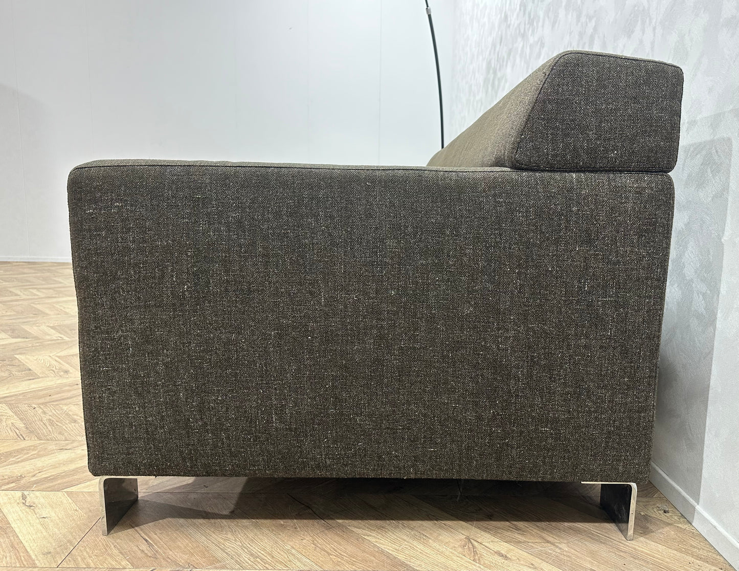 Bruine 2.5-Zits Bank Inc Hocker ~ Vaste Kussens