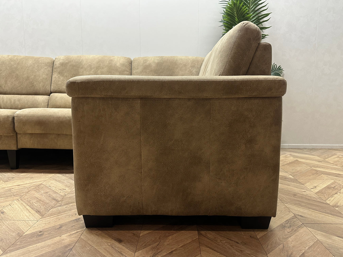Licht Bruine Suede Lederen Hoekbank ~ Vaste Kussens