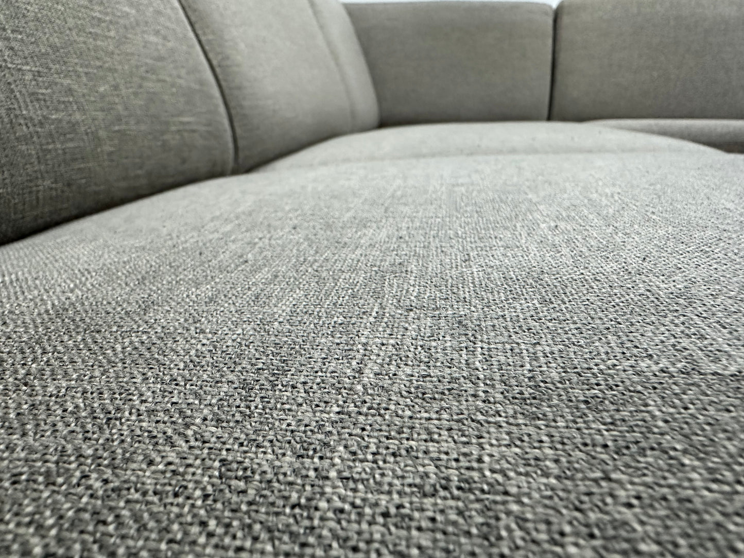 Licht Grijze Hoekbank ~ Vaste Kussens