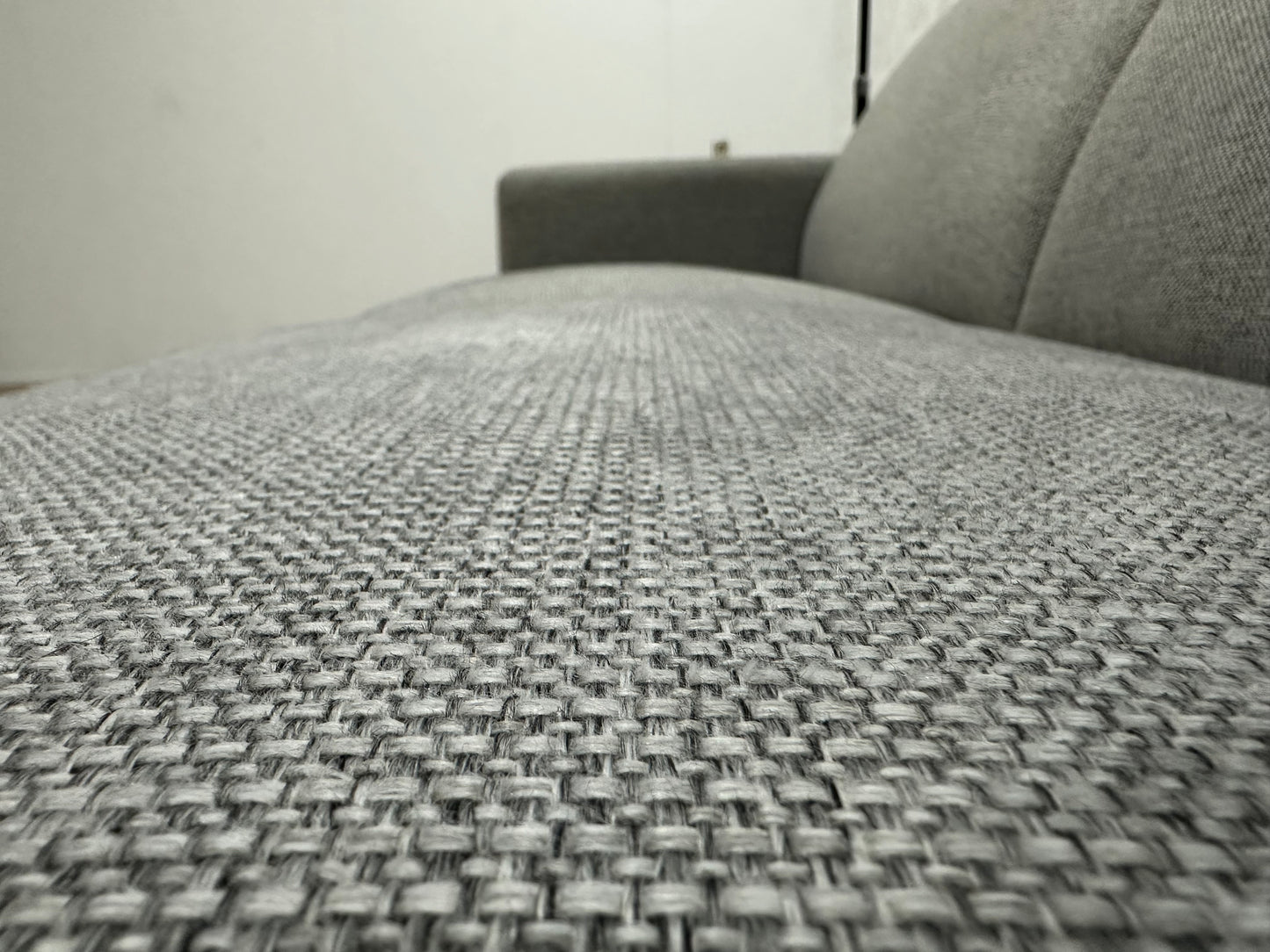 Licht Grijze 2.5-Zits Bank ~ Vaste Kussens