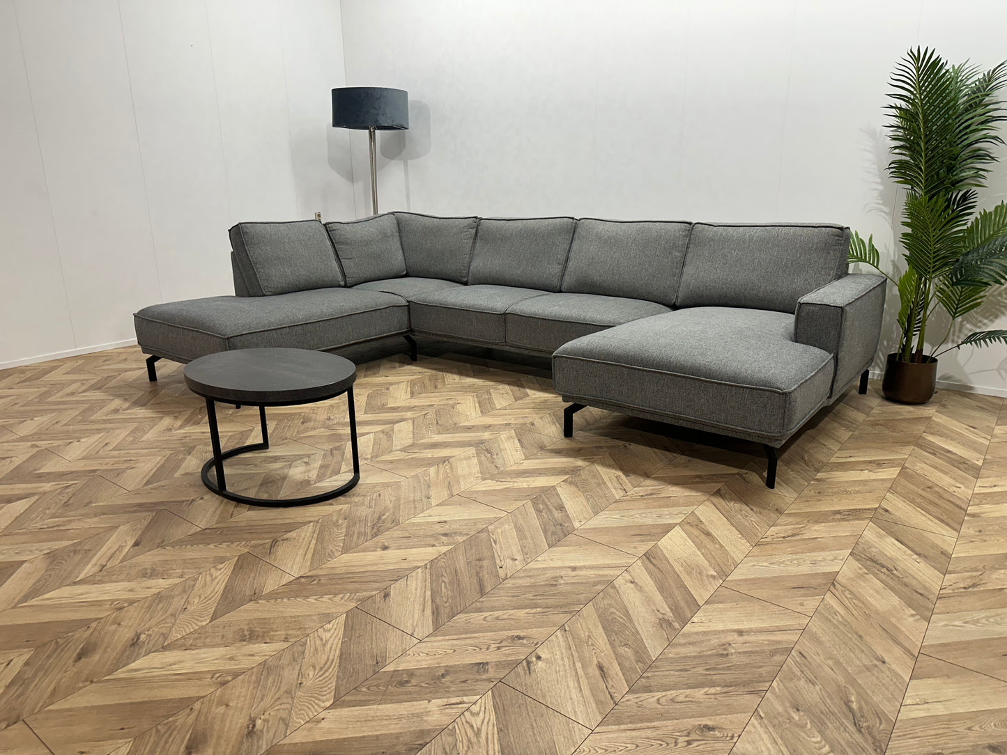 Grijze U Bank ~ Losse Rugkussens Met Afneembare Hoezen