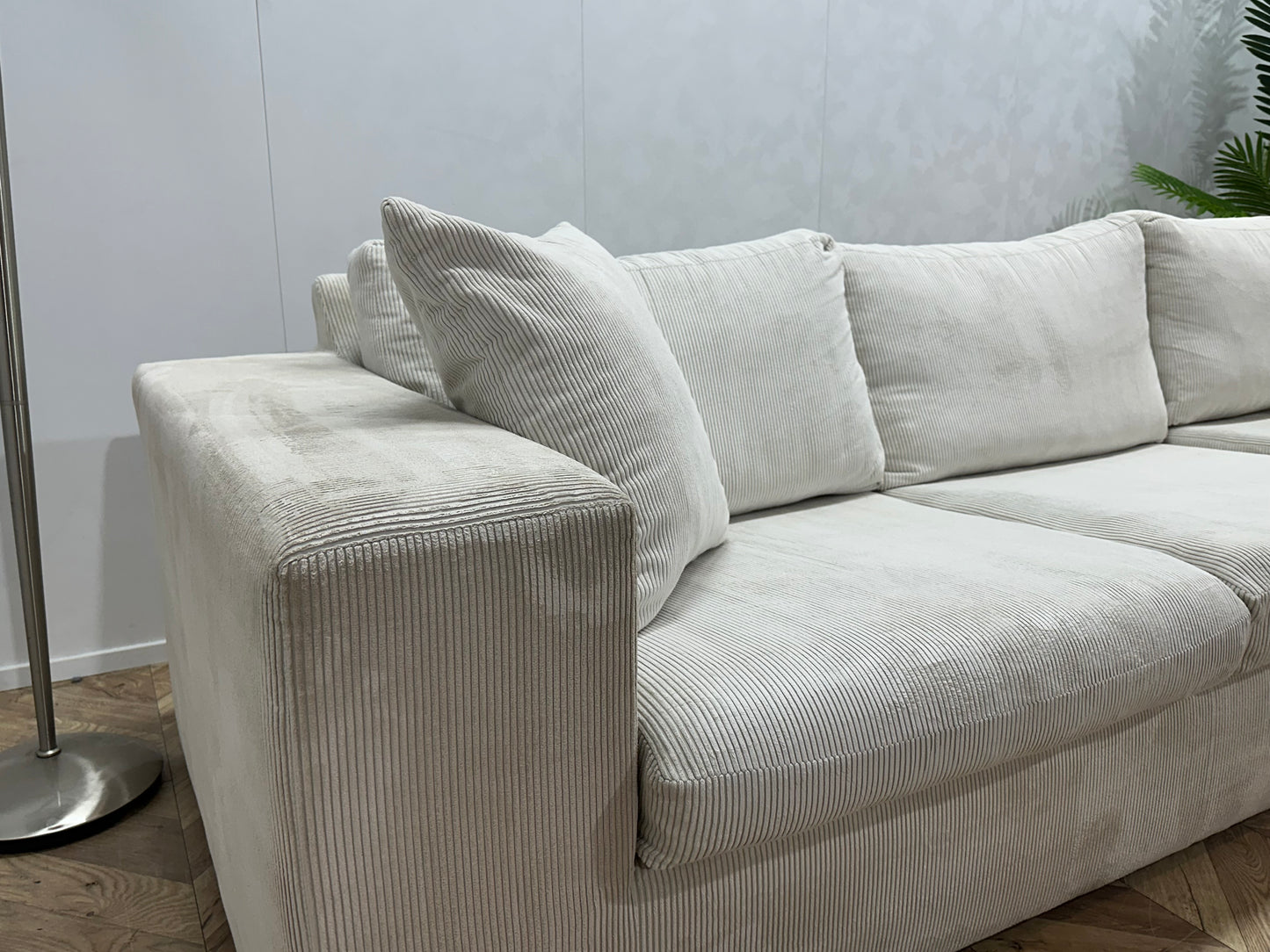Witte Ribstof Hoekbank ~ Losse Kussens Met Afneembare Hoezen