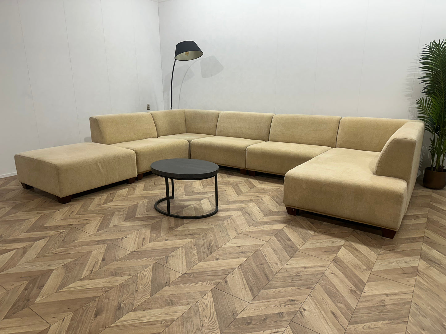 Montèl Beige Ruime U Bank ~ Vaste Kussens