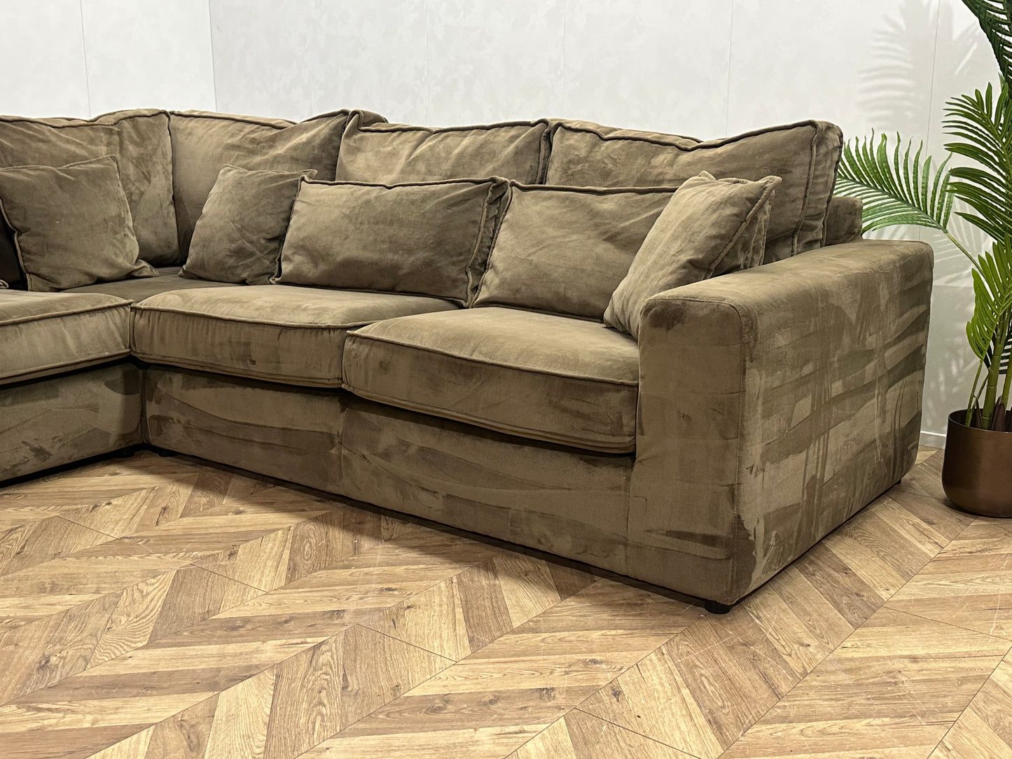 Bruine Ruime Velvet Hoekbank ~ Losse Kussens Met Afneembare Hoezen
