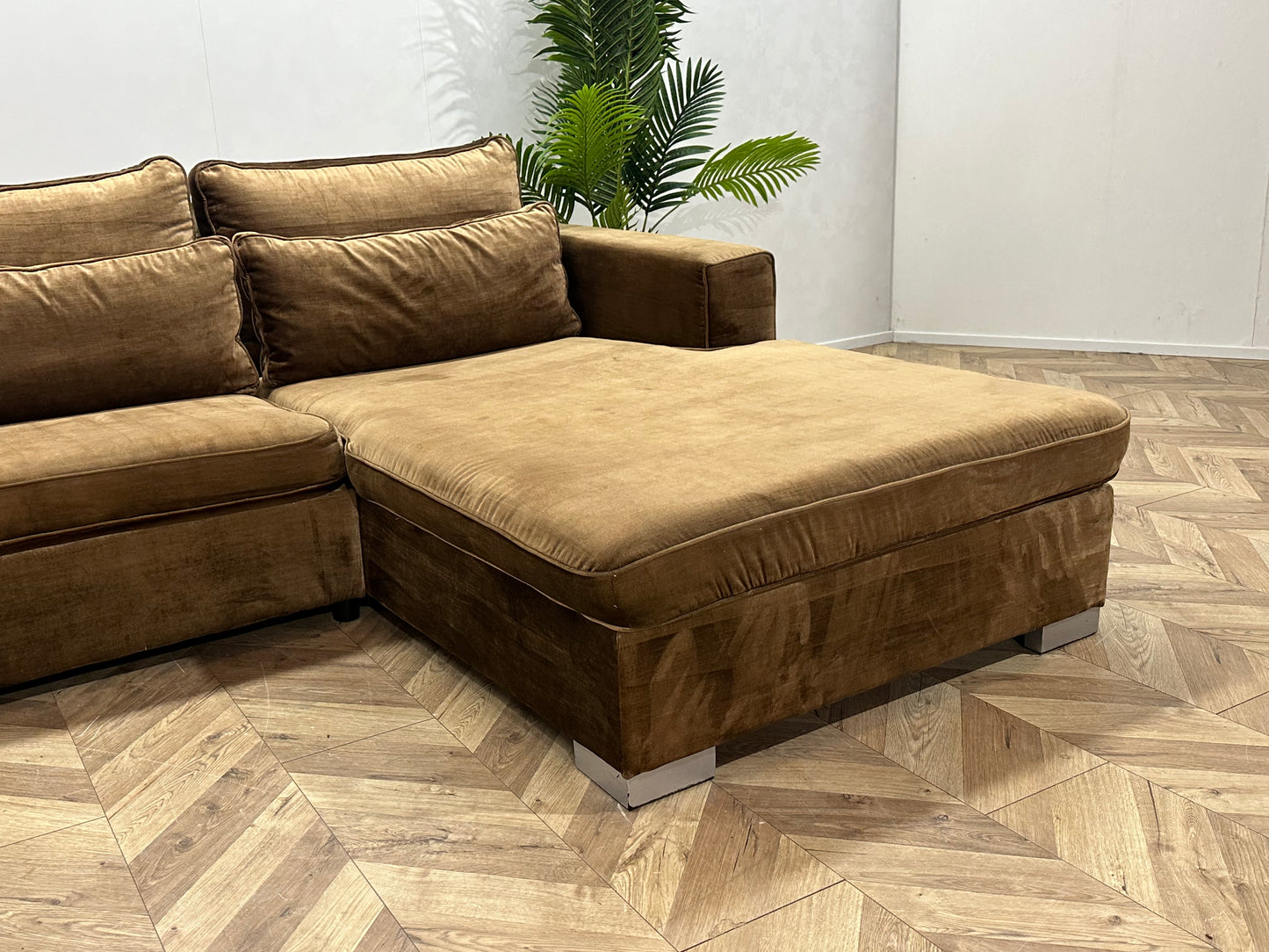 Bruine/Gouden Velvet U Bank ~ Losse Kussens Met Afneembare Hoezen