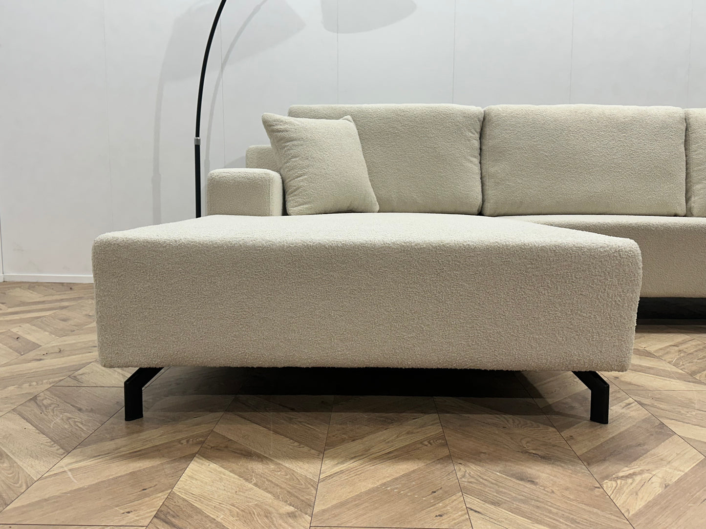 !Showroommodel! Witte Bouclé Stoffen Hoekbank