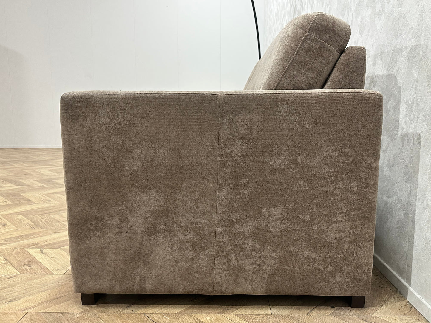 Licht Bruine Suède Stoffen 2.5-Zits Bank ~ Nieuwstaat