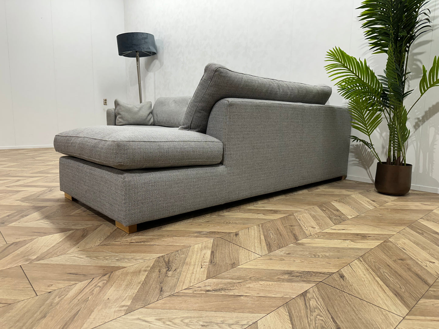 Licht Grijze Hoekbank Inc. Hocker ~ Losse Kussens Met Afneembare Hoezen