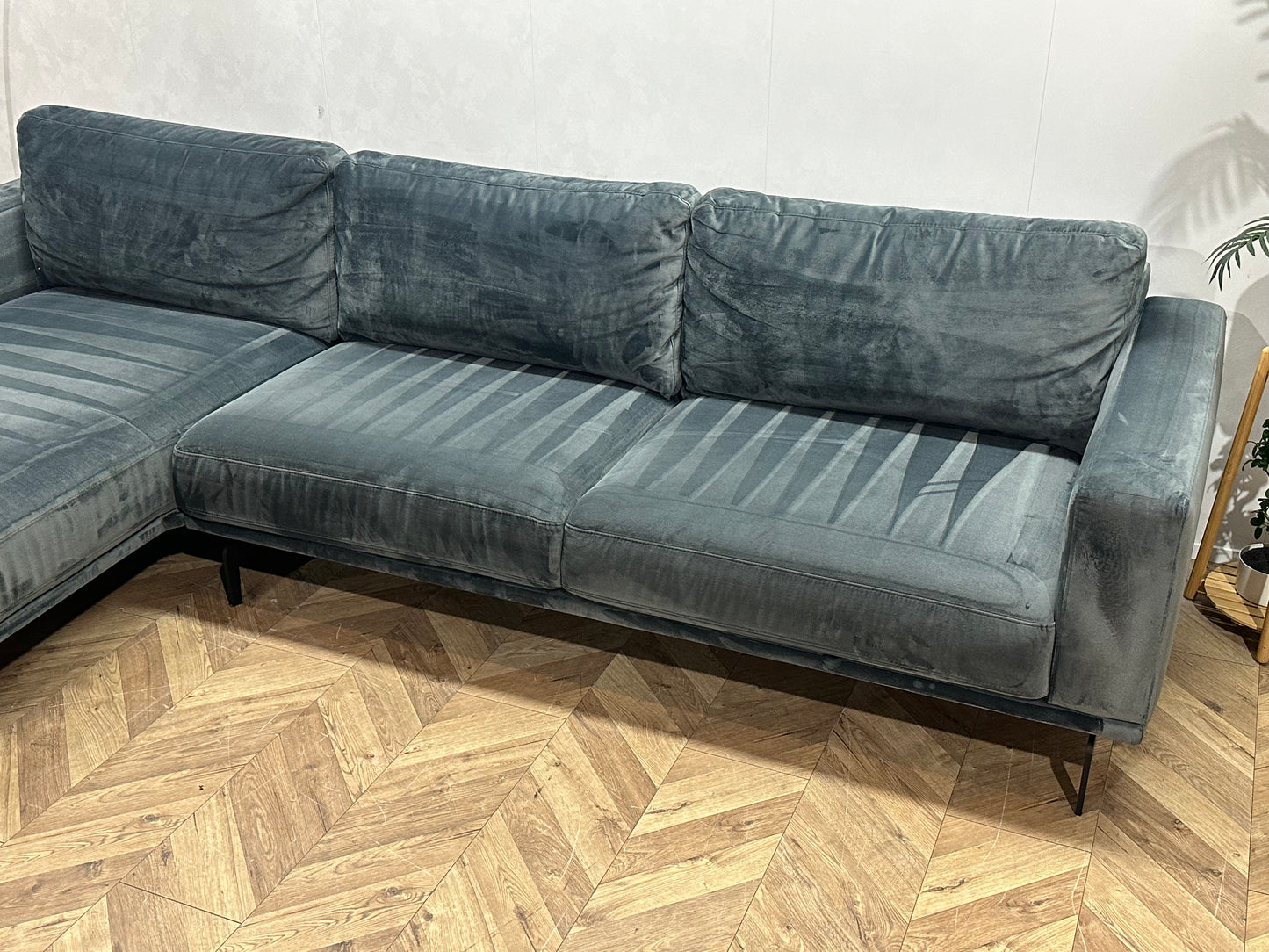 Blauwe Velvet Hoekbank ~ Losse Rugkussens Met Afneembare Hoezen