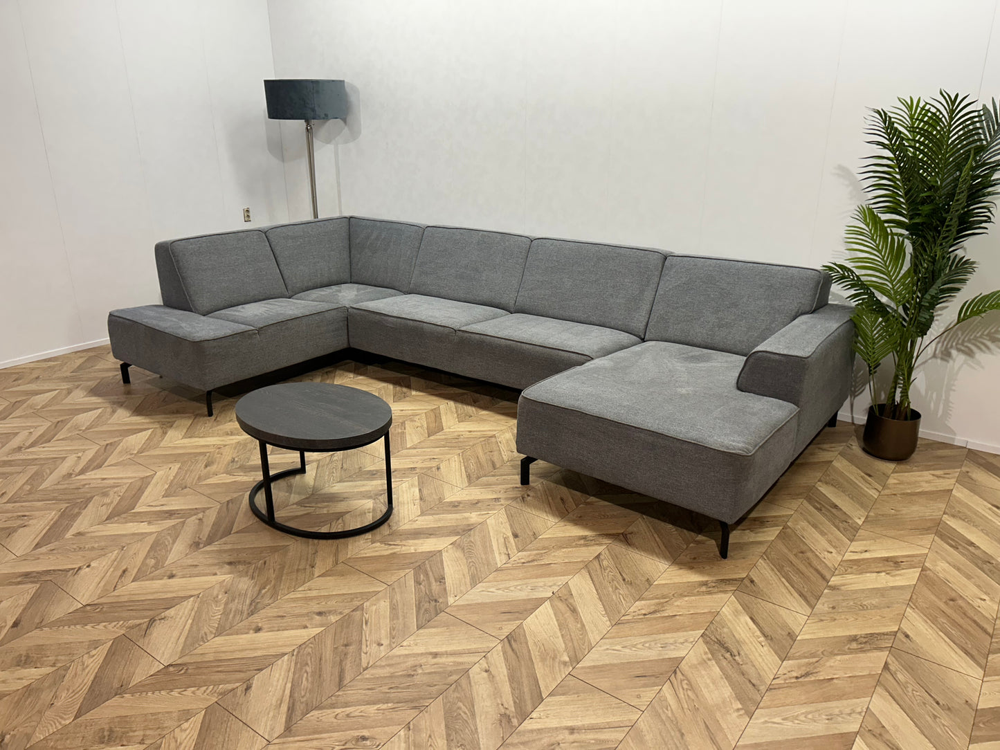 Grijze U bank ~ Vaste Kussens