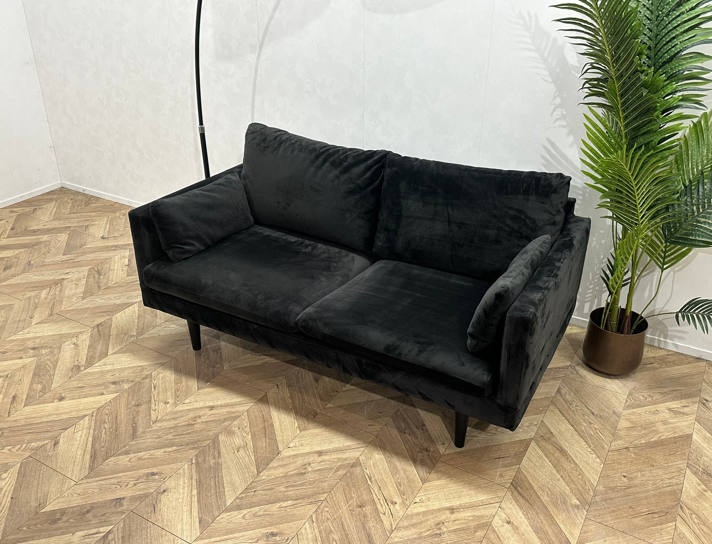 Zwart Velvet 2-Zits Bank ~ Losse Kussens Met Afneembare Hoezen