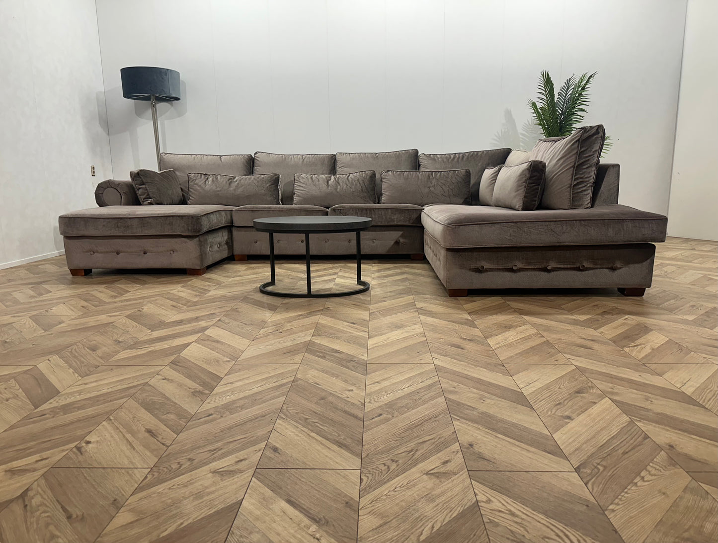 Grijze Ruime Velvet U Bank ~ Losse Kussens Met Afneembare Hoezen