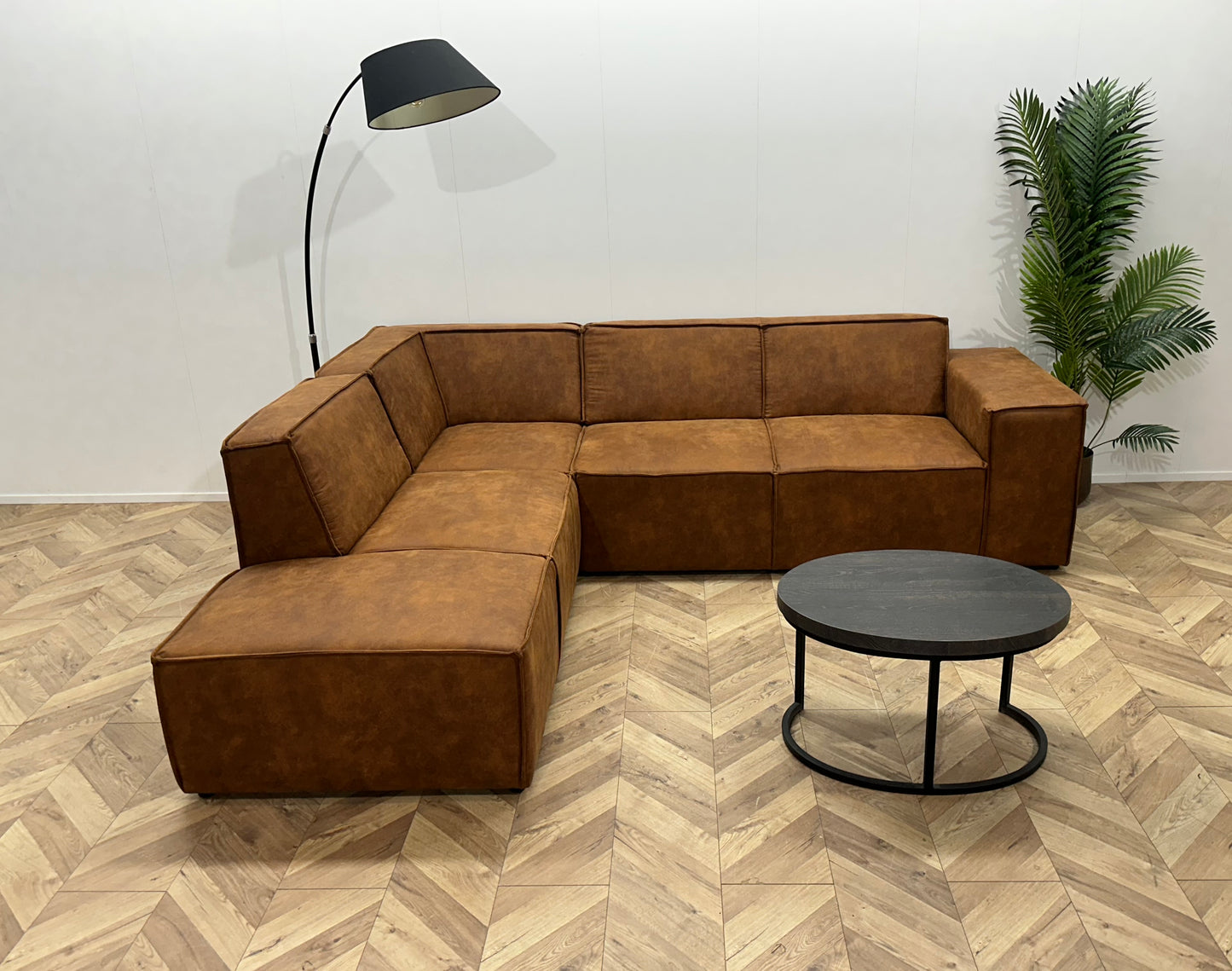 !Showroom Model! Cognac Bruine Suède Lederen Hoekbank ~ Vaste Kussens