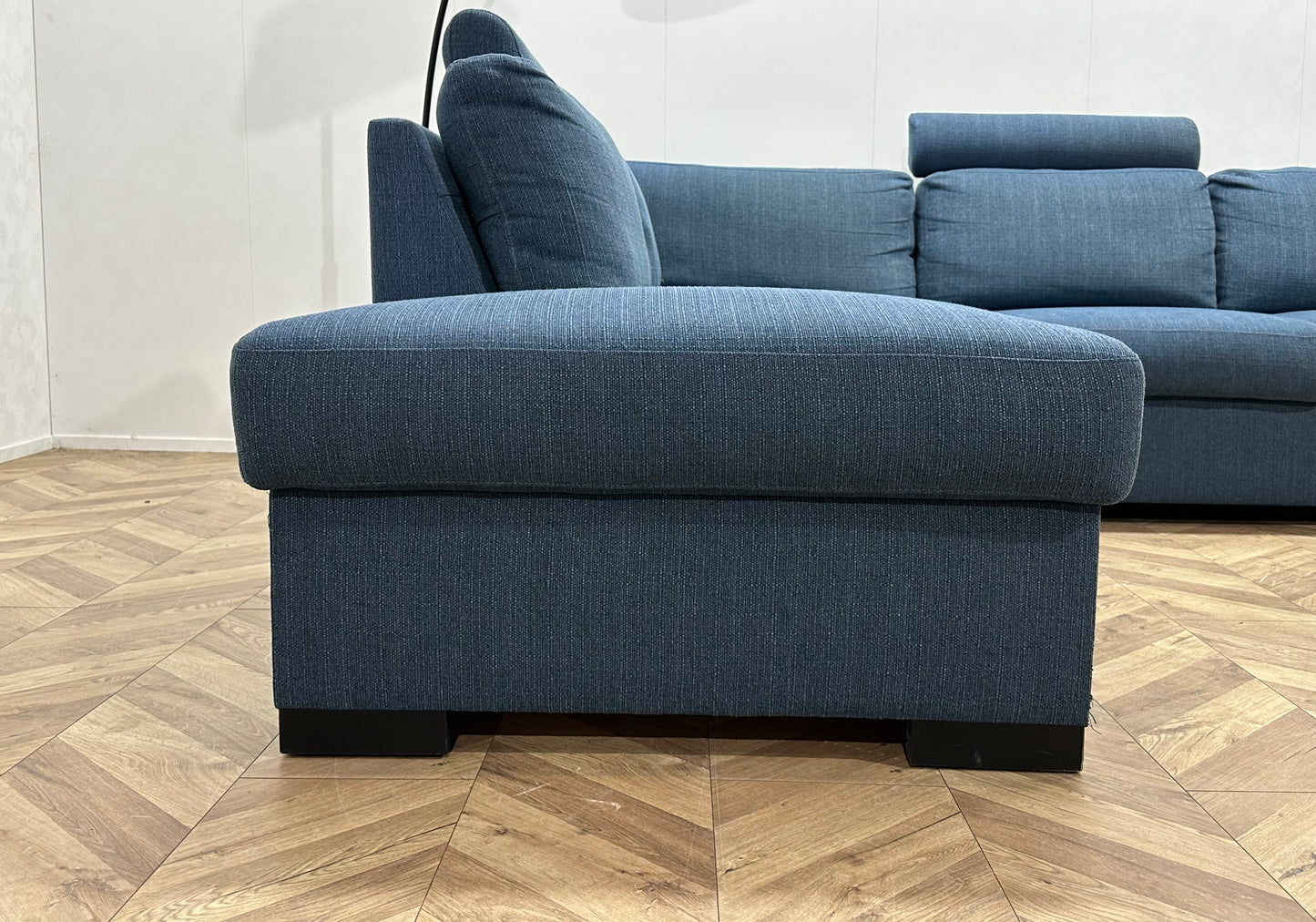 Blauwe Hoekbank ~ Losse Rugkussens Met Afneembare Hoezen