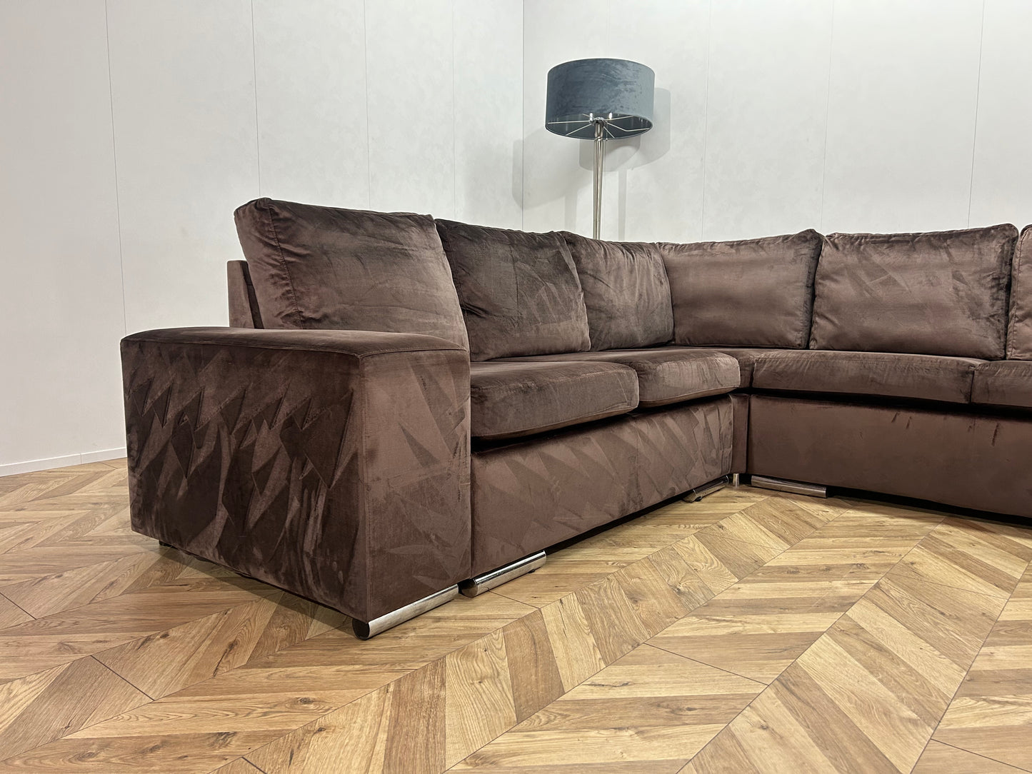 Bruine Velvet Hoekbank ~ Losse Kussens Met Afneembare hoezen
