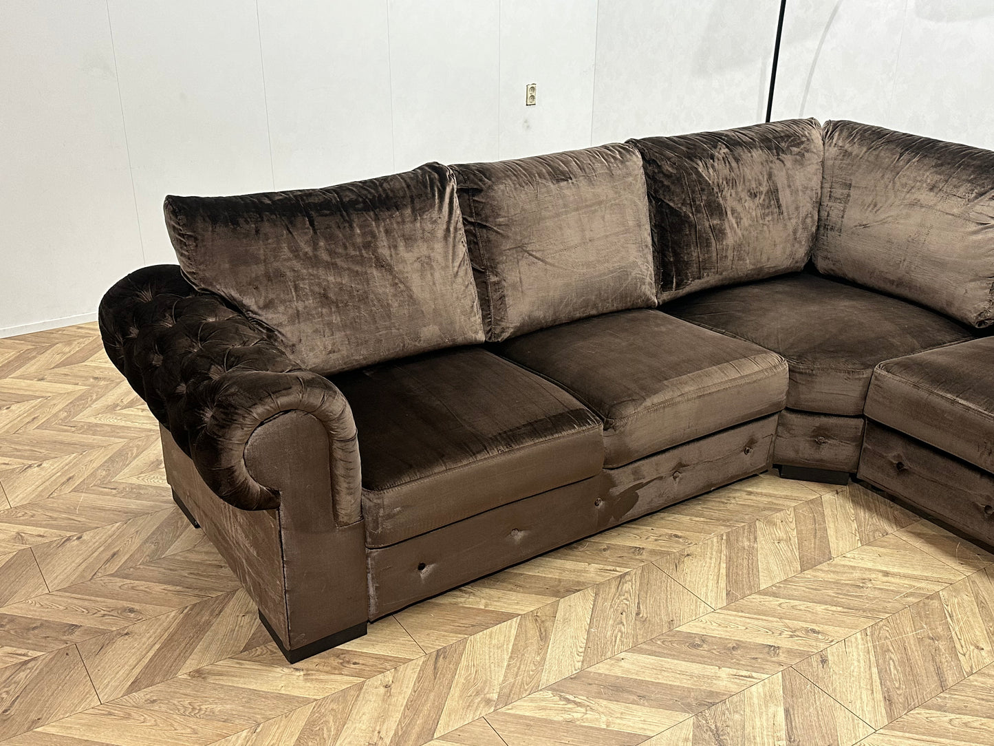 Eric Kuster Bruine Velvet Hoekbank ~ Losse Rugkussens Met Afneembare Hoezen