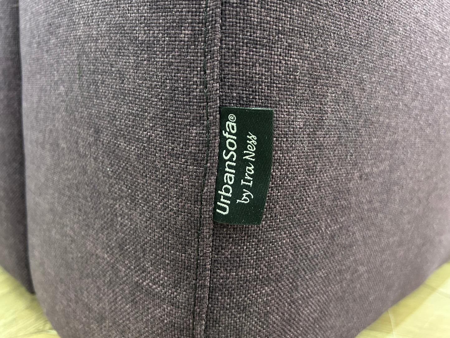 UrbanSofa Paarse Hoekbank ~ Inc. Hocker