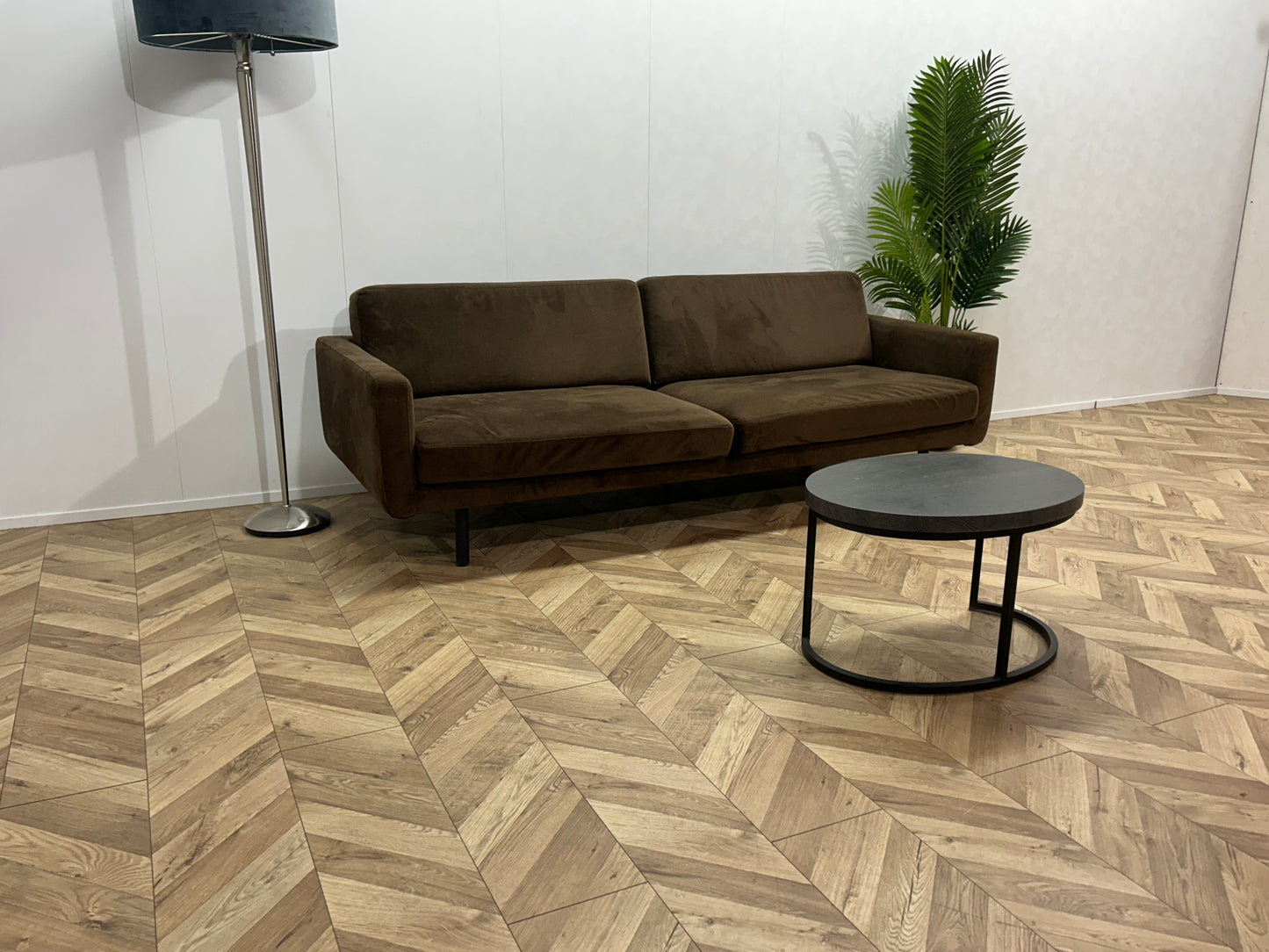 Lifestyle Bruine Velvet 2 zits Bank ~ Losse Kussens Met Afmeembare Hoezen