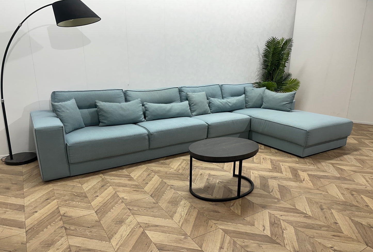 Licht Blauwe Ruime Hoekbank ~ Losse Rugkussens Met Afneembare Hoezen