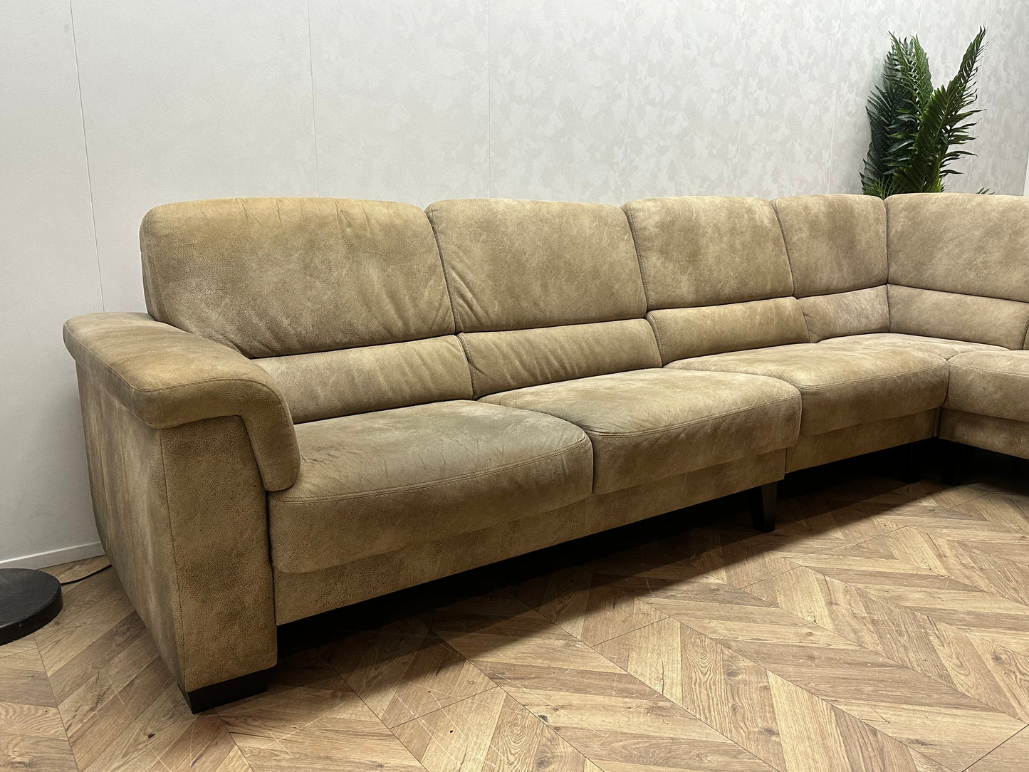 Licht Bruine Suede Lederen Hoekbank ~ Vaste Kussens