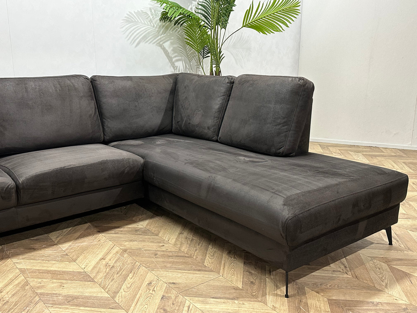 Antraciet Suède Stoffen Hoekbank ~ Losse Rugkussens Met Afneembare Hoezen