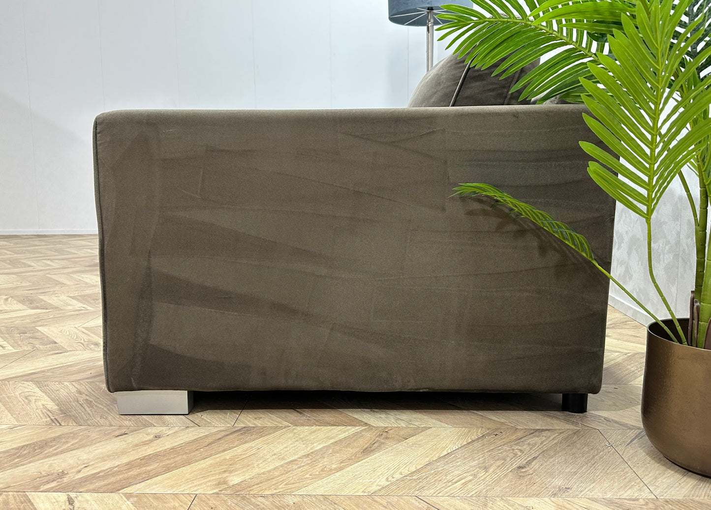 Bruine Velvet Design Bank ~ Nieuwstaat