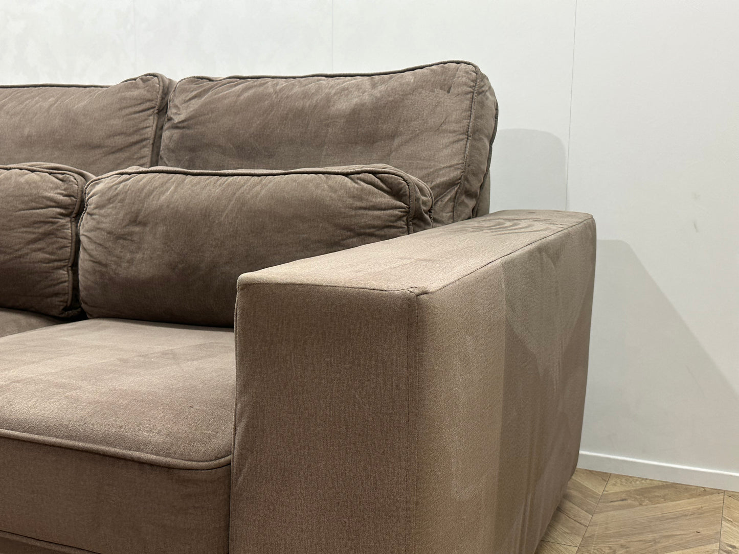 Bruine Velvet Hoekbank ~ Losse Kussens Met Afneembare Hoezen