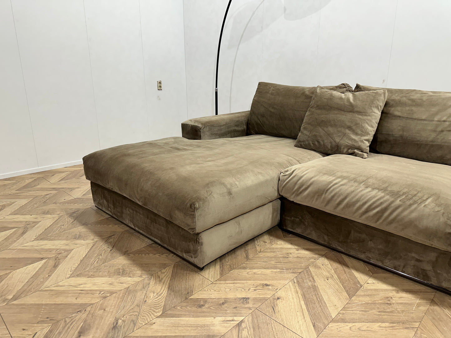 Bruine/Goude Velvet Hoekbank ~ Losse Kussens Met Afneembare Hoezen